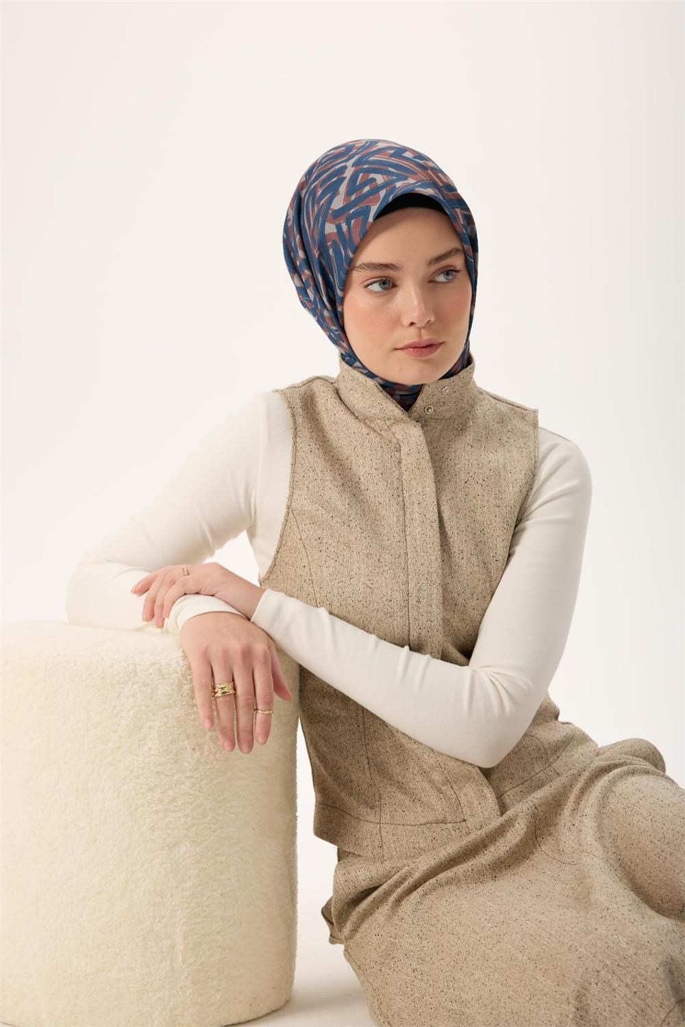 İnce Pamuk Soft Eşarp Vizon Lacivert Desenli Nefes Alan 90x90