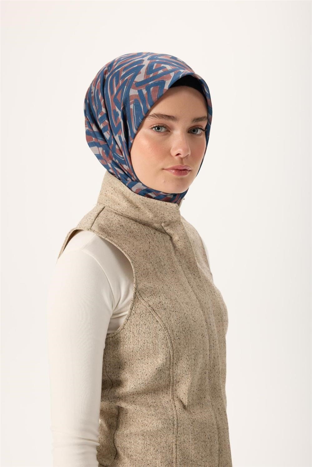 İnce Pamuk Soft Eşarp Vizon Lacivert Desenli Nefes Alan 90x90