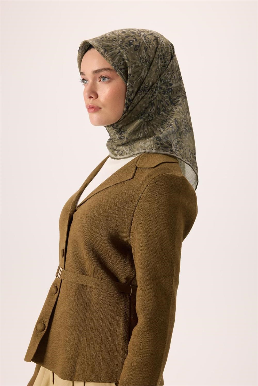 İnce Pamuk Soft Eşarp Yeşil-Koyu Yeşil Desenli Kaymaz Dokulu Tok Duruşlu 90x90