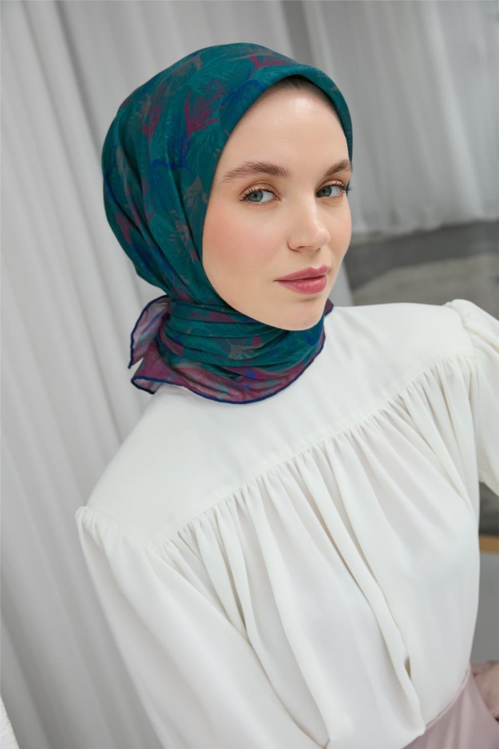 İnce Pamuk Soft Eşarp Yeşil Yaprak Desenli Hafif Dokulu 90x90