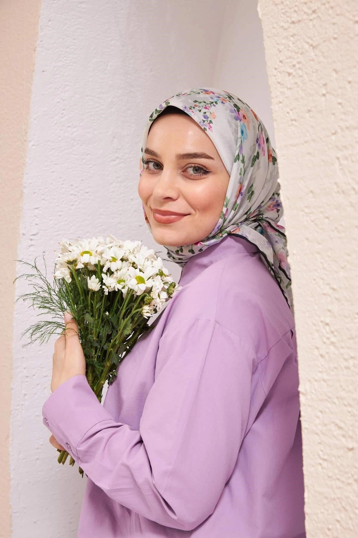 İpekhan Flowers Serisi Kırık Beyaz Pamuk Viskon Eşarp 1123-03