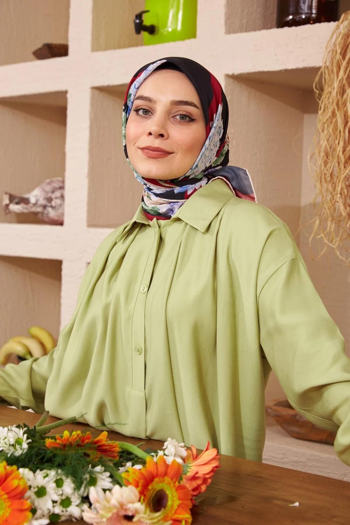 İpekhan Flowers Serisi Siyah Kırmızı Pamuk Viskon Eşarp 1115-13