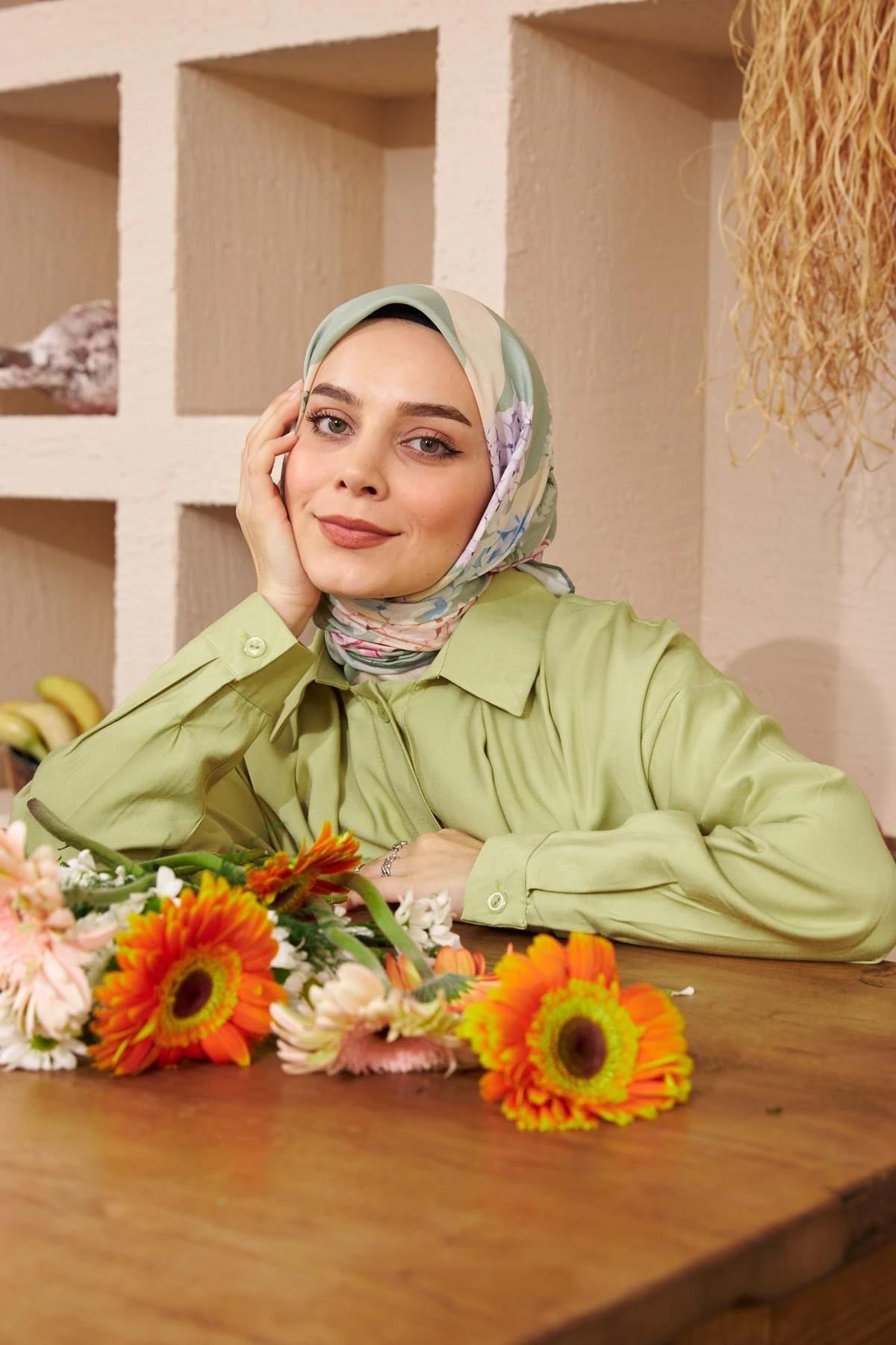 İpekhan Flowers Serisi Su Yeşili Pamuk Viskon Eşarp 1115-11