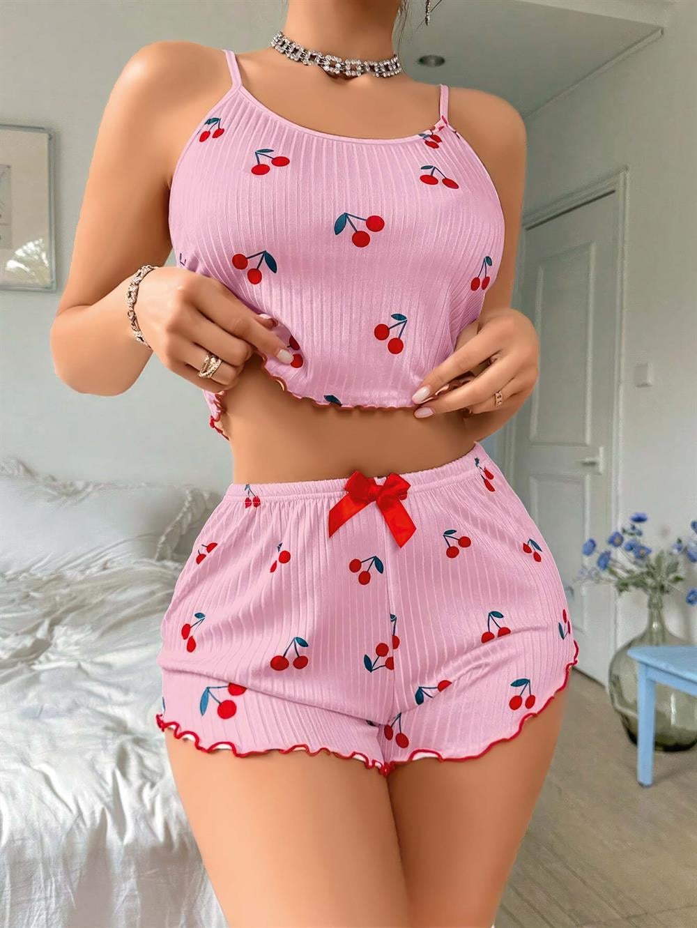 Kadın Pembe Kiraz Desenli Askılı Şortlu Pijama Takım 6656