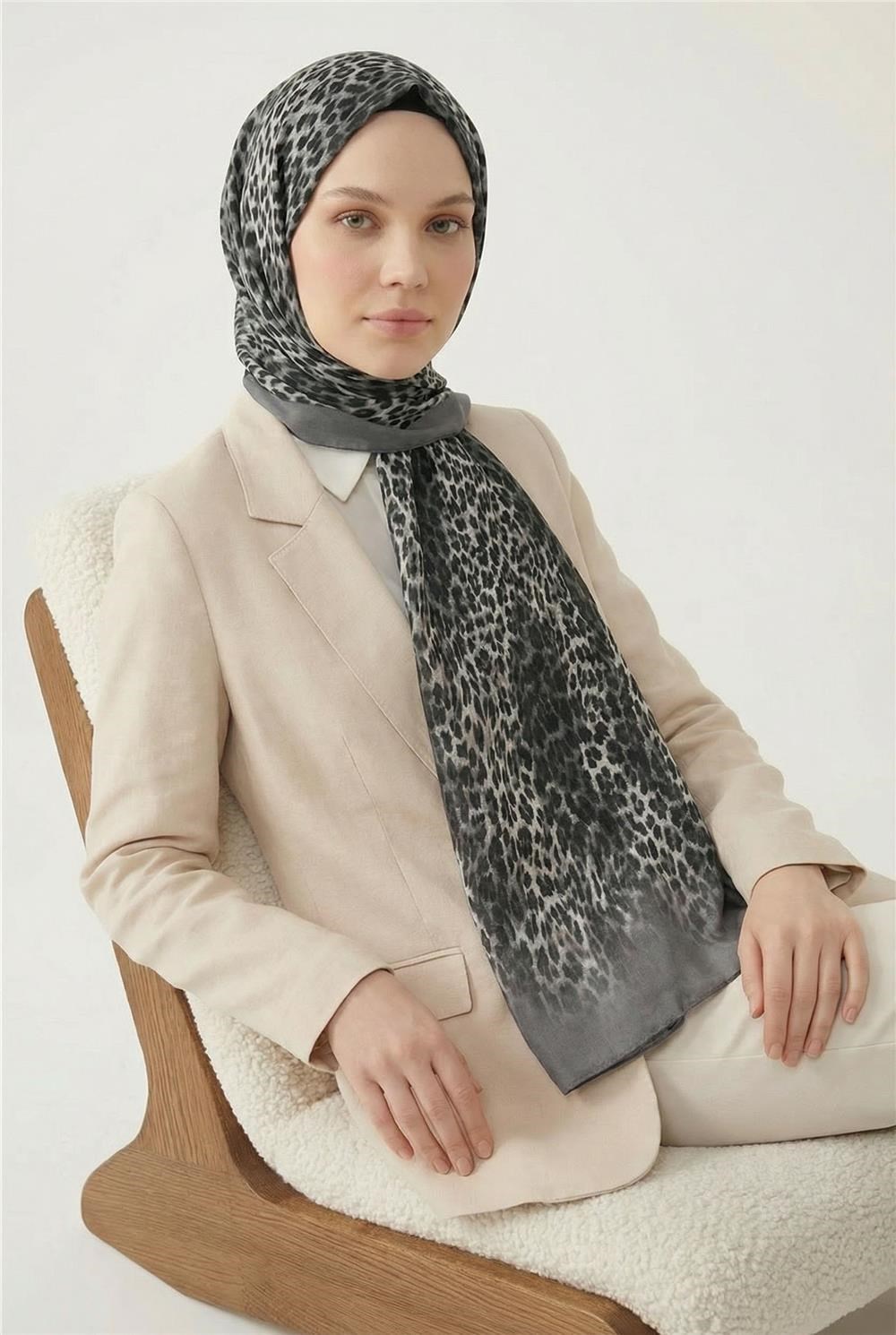 Leopar Desen Pamuklu Gri 90x200 Soft Şal