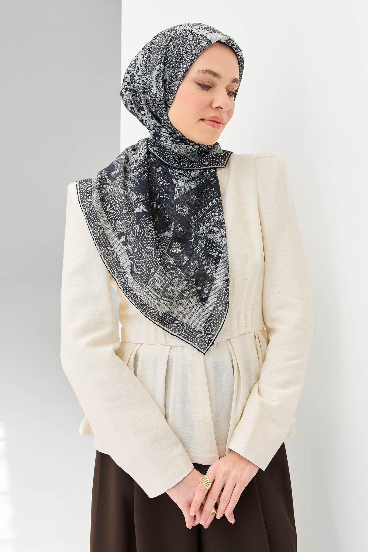 Monare Eşarp Modern Siyah 90x90