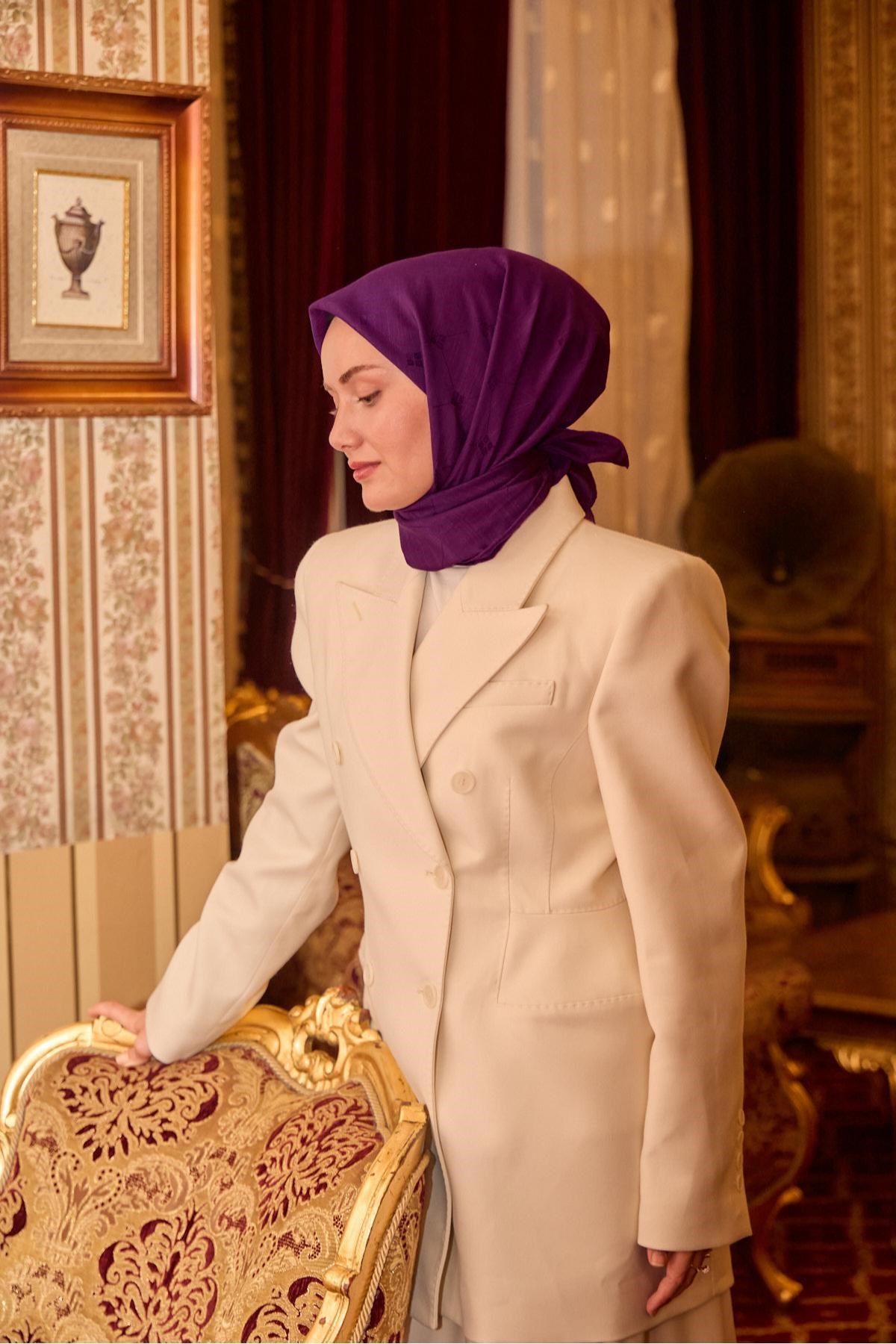 Monogram Pamuk İpek Eşarp Mor Tonlu Desenli Tok Duruşlu 90x90