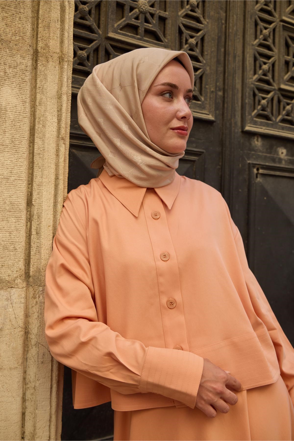 Monogram Pamuk İpek Eşarp Somon Tonlu Desenli Tok Duruşlu 90x90