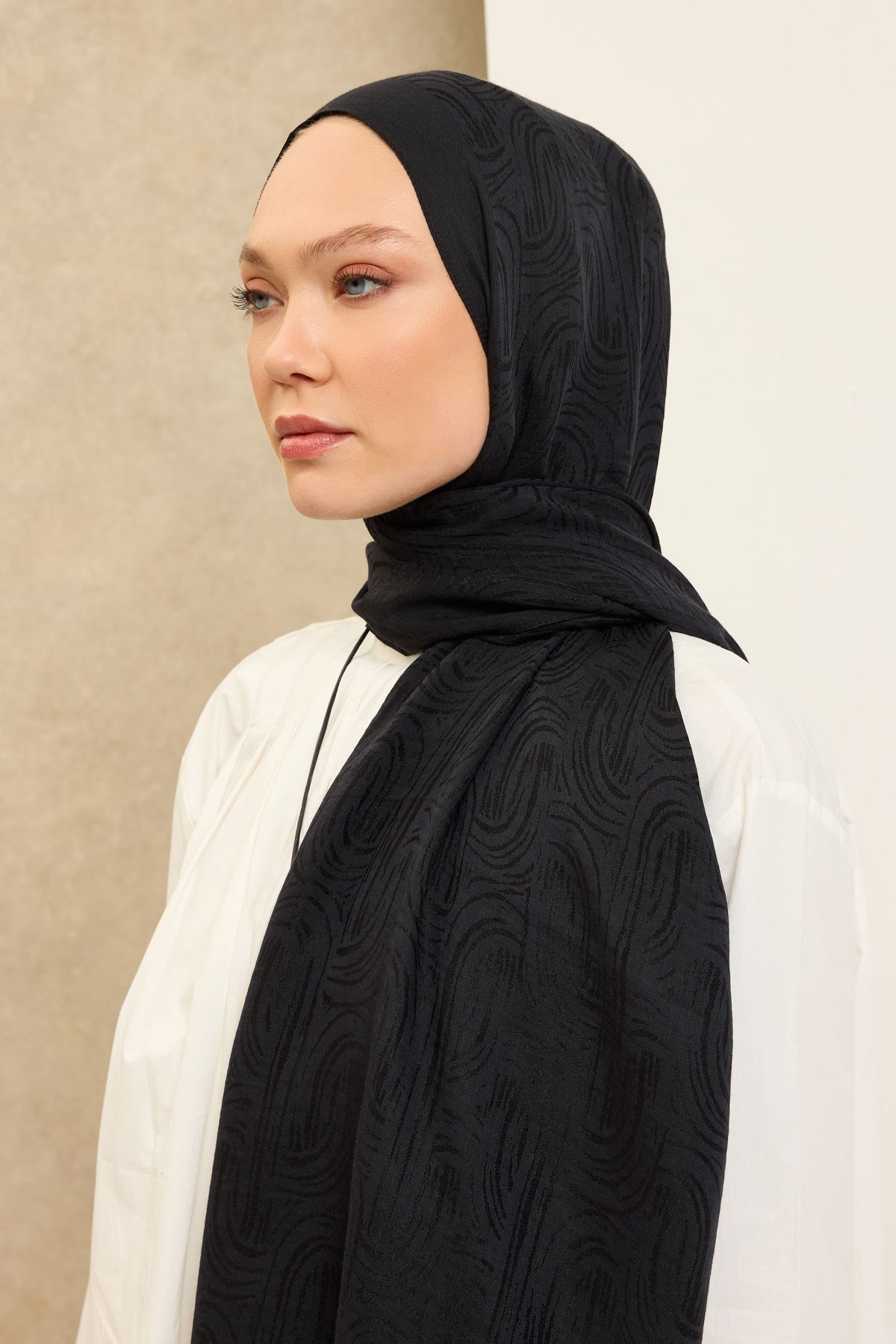Naia Pamuk Şal Line Desen Siyah