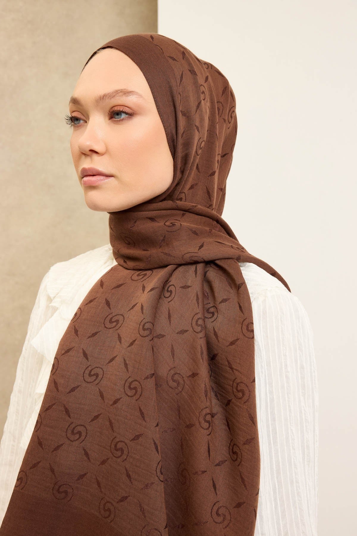 Naia Pamuk Şal Maxi Monogram Çikolata Kahve