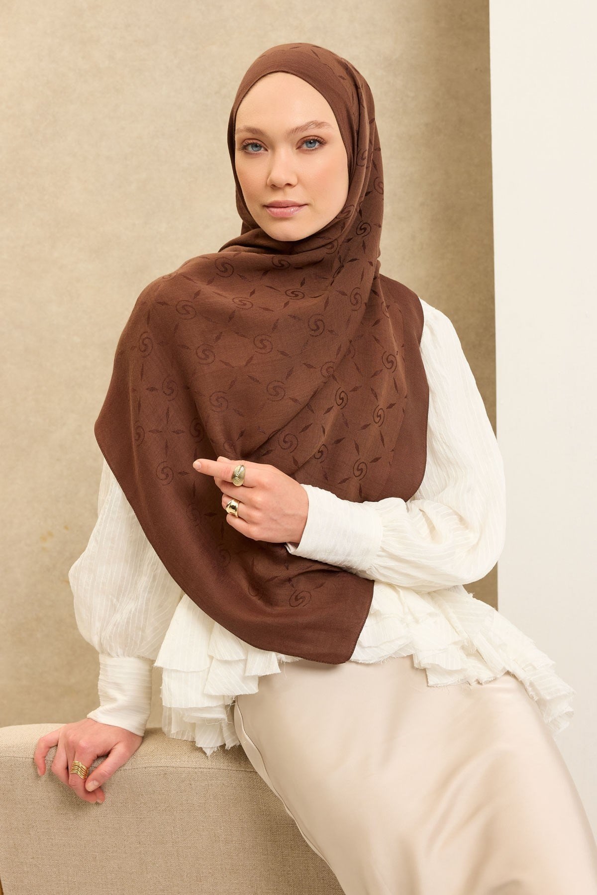 Naia Pamuk Şal Maxi Monogram Çikolata Kahve