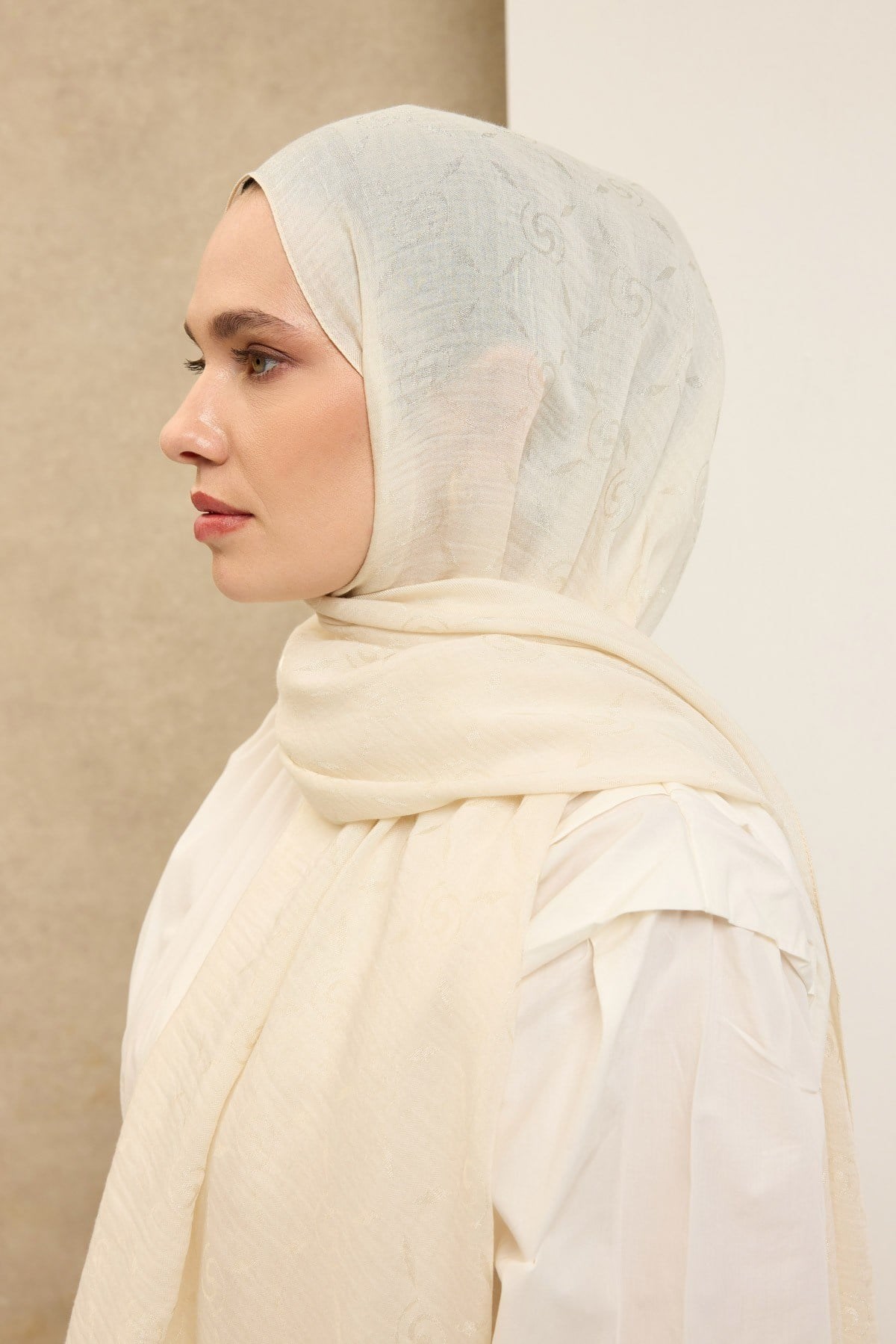 Naia Pamuk Şal Maxi Monogram Krem