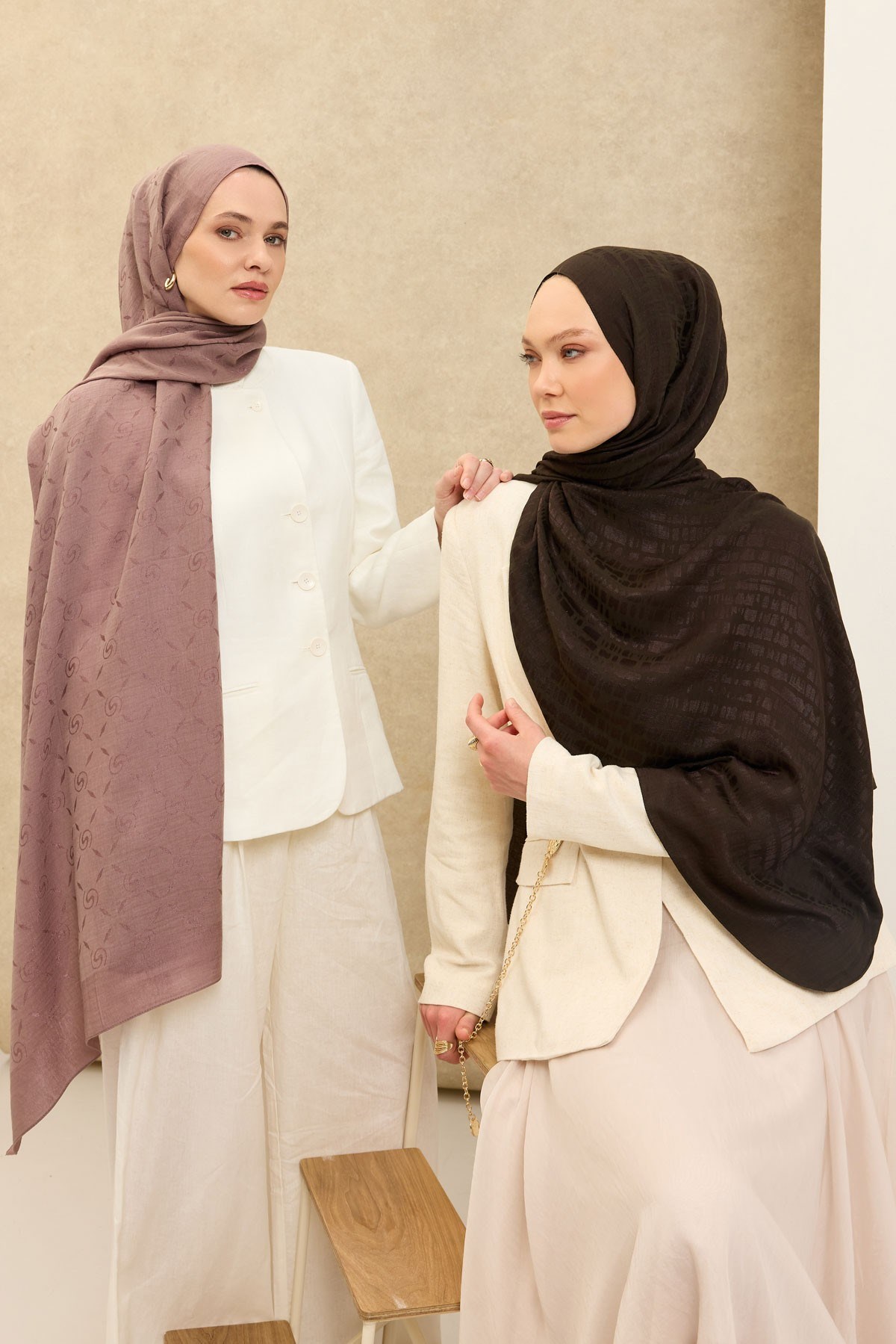 Naia Pamuk Şal Maxi Monogram Vizon