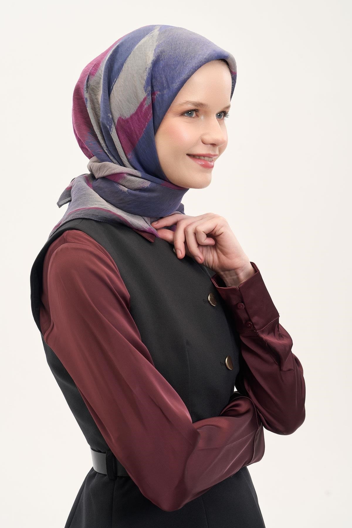 Olinda İpek Karışımlı Eşarp Soyut Desen Lacivert 90x90