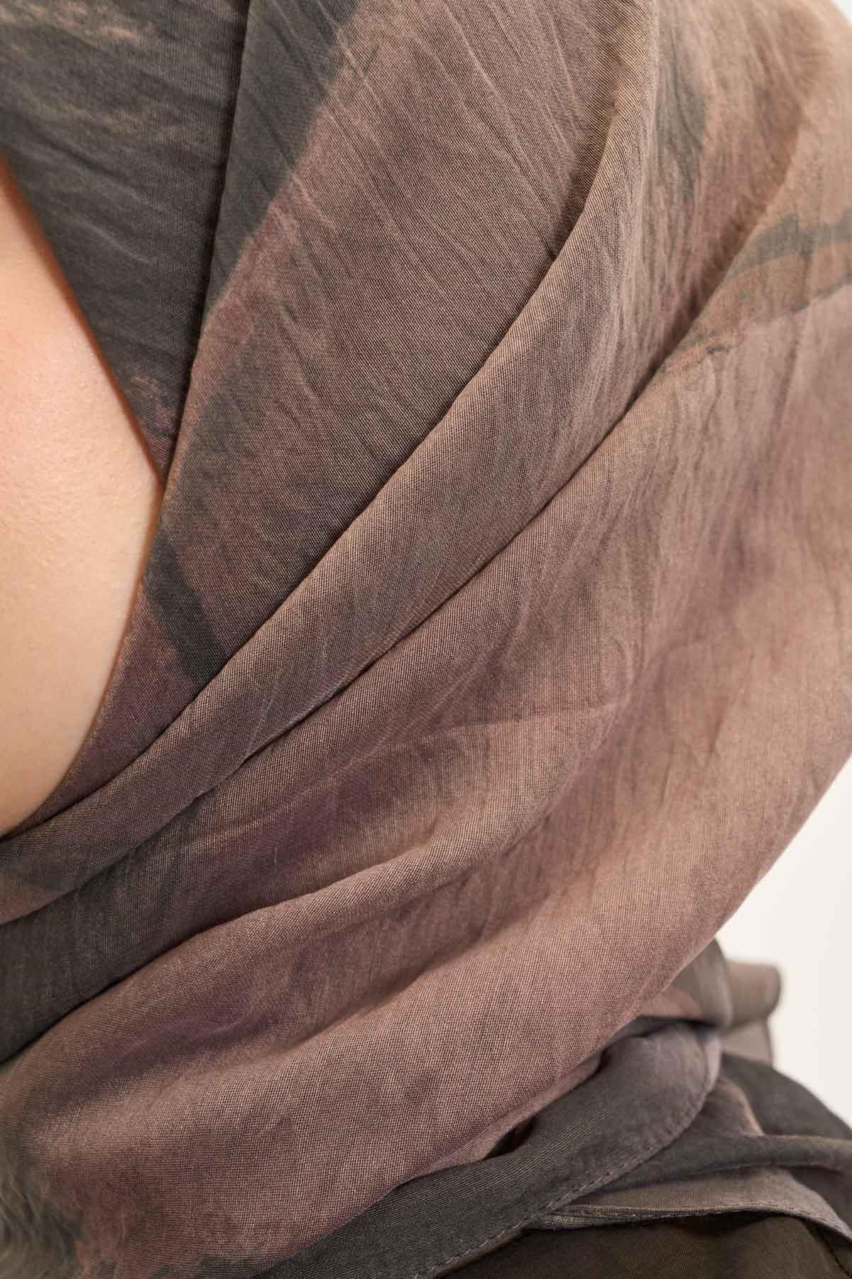 Olinda İpek Karışımlı Eşarp Soyut Desen Mocha Mousse 90x90