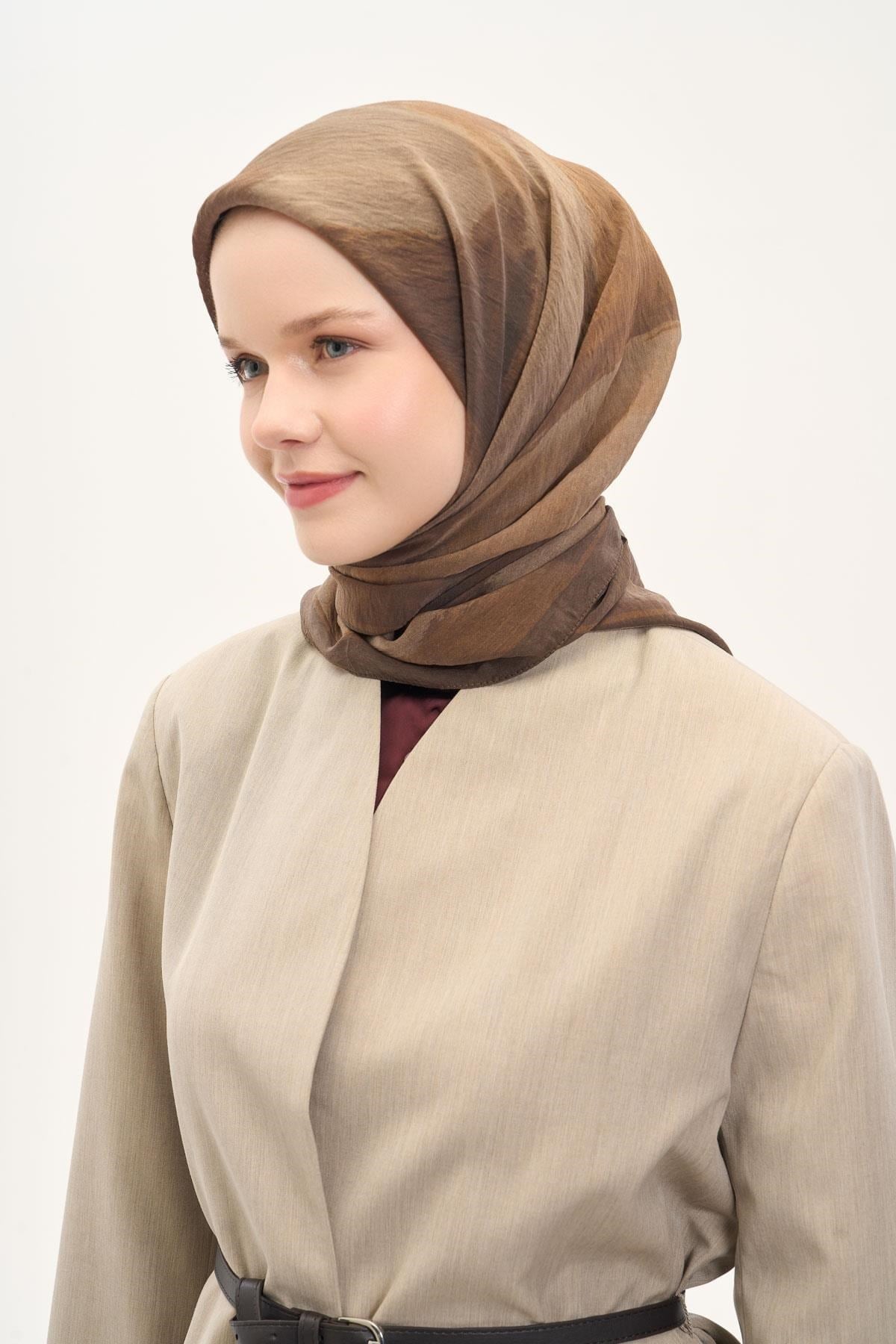 Olinda İpek Karışımlı Eşarp Soyut Desen Kahverengi 90x90
