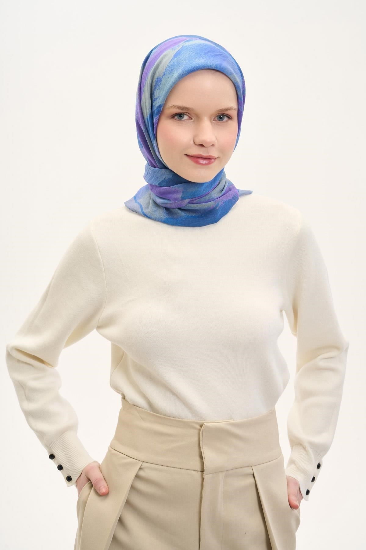 Olinda İpek Karışımlı Eşarp Soyut Desen Mavi Lila 90x90