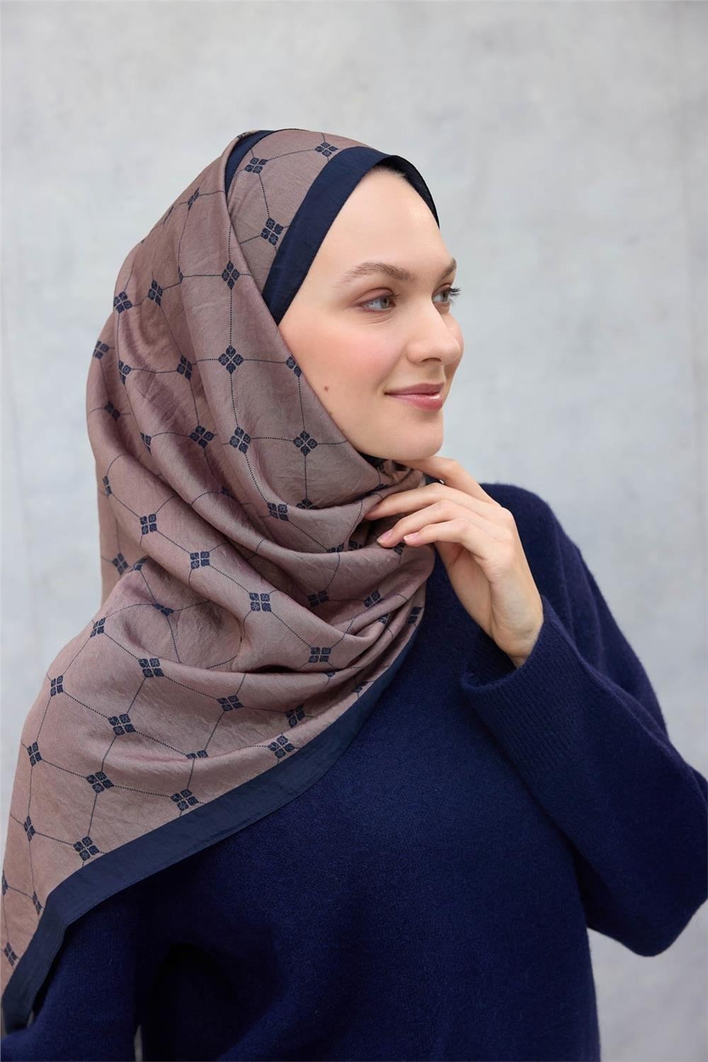 Olinda Şal Monogram Desen Açık Kahve 75*195