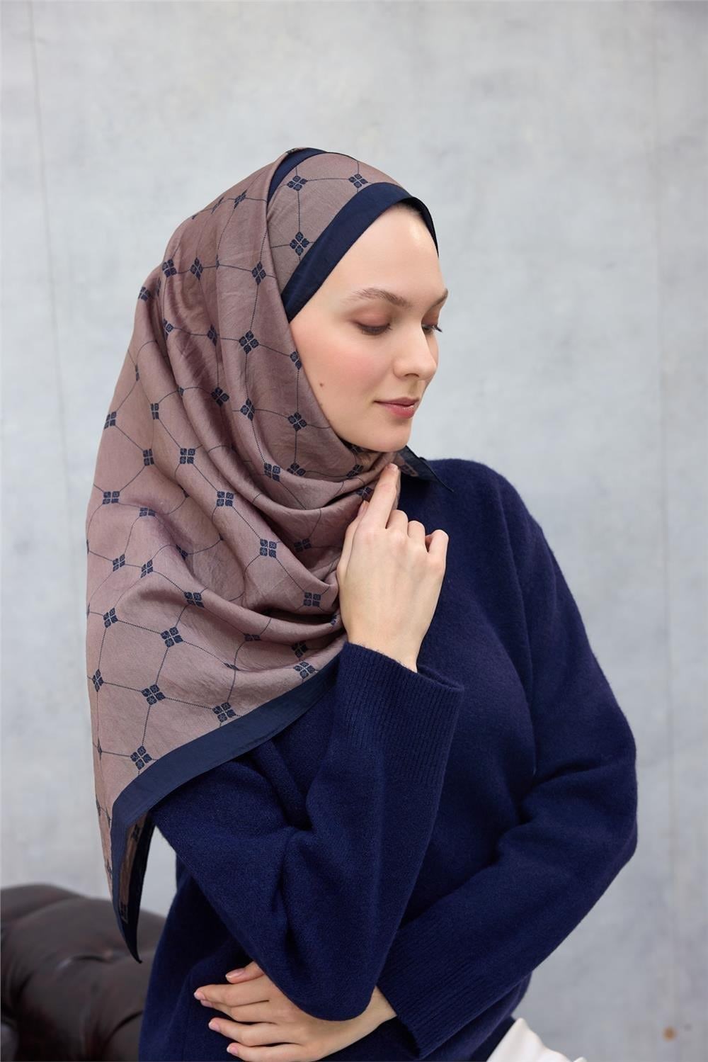Olinda Şal Monogram Desen Açık Kahve 75*195