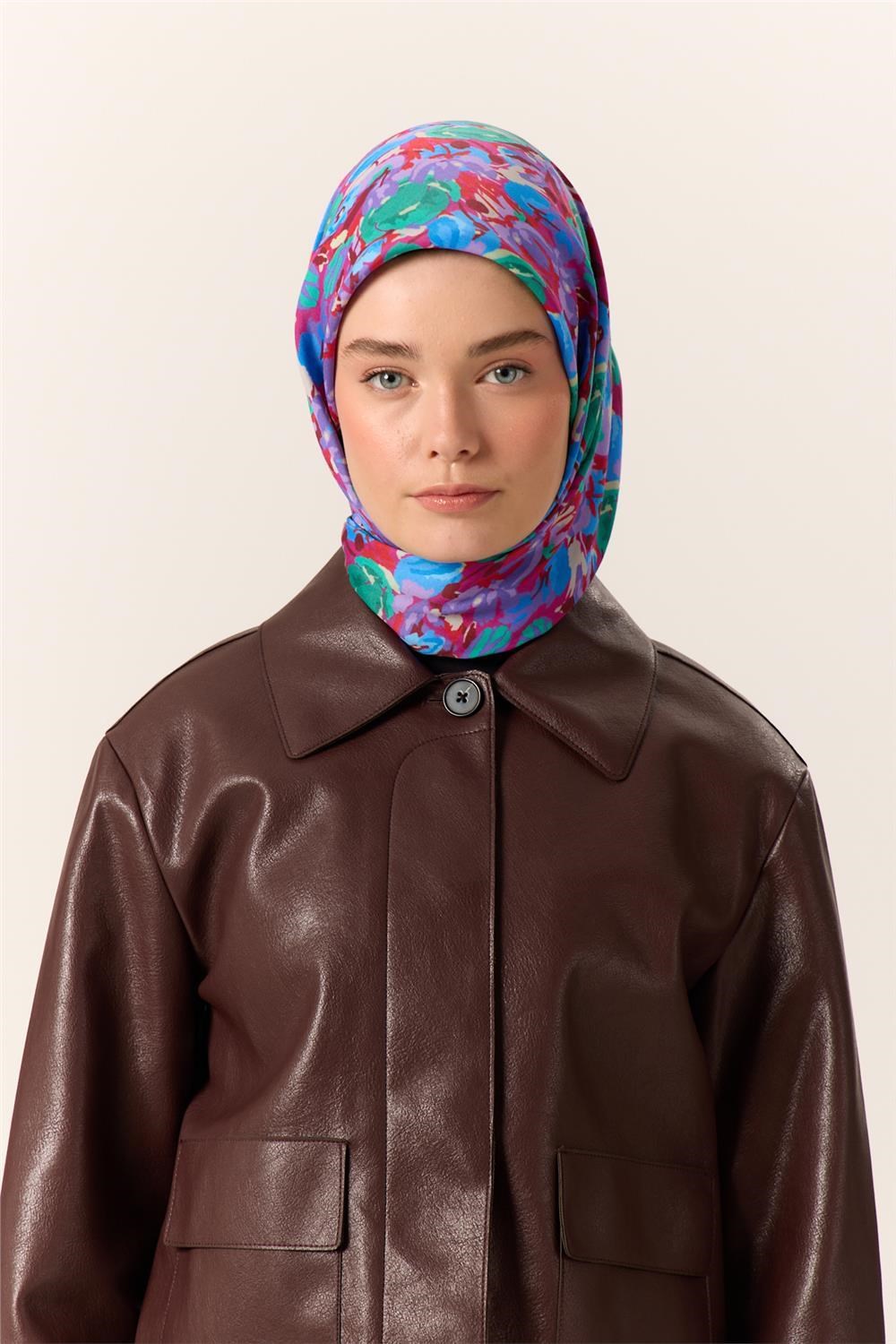 Organik Pamuk İpek Eşarp Fuşya Patina Mavi Çiçek Desenli Tok Duruşlu 90x90