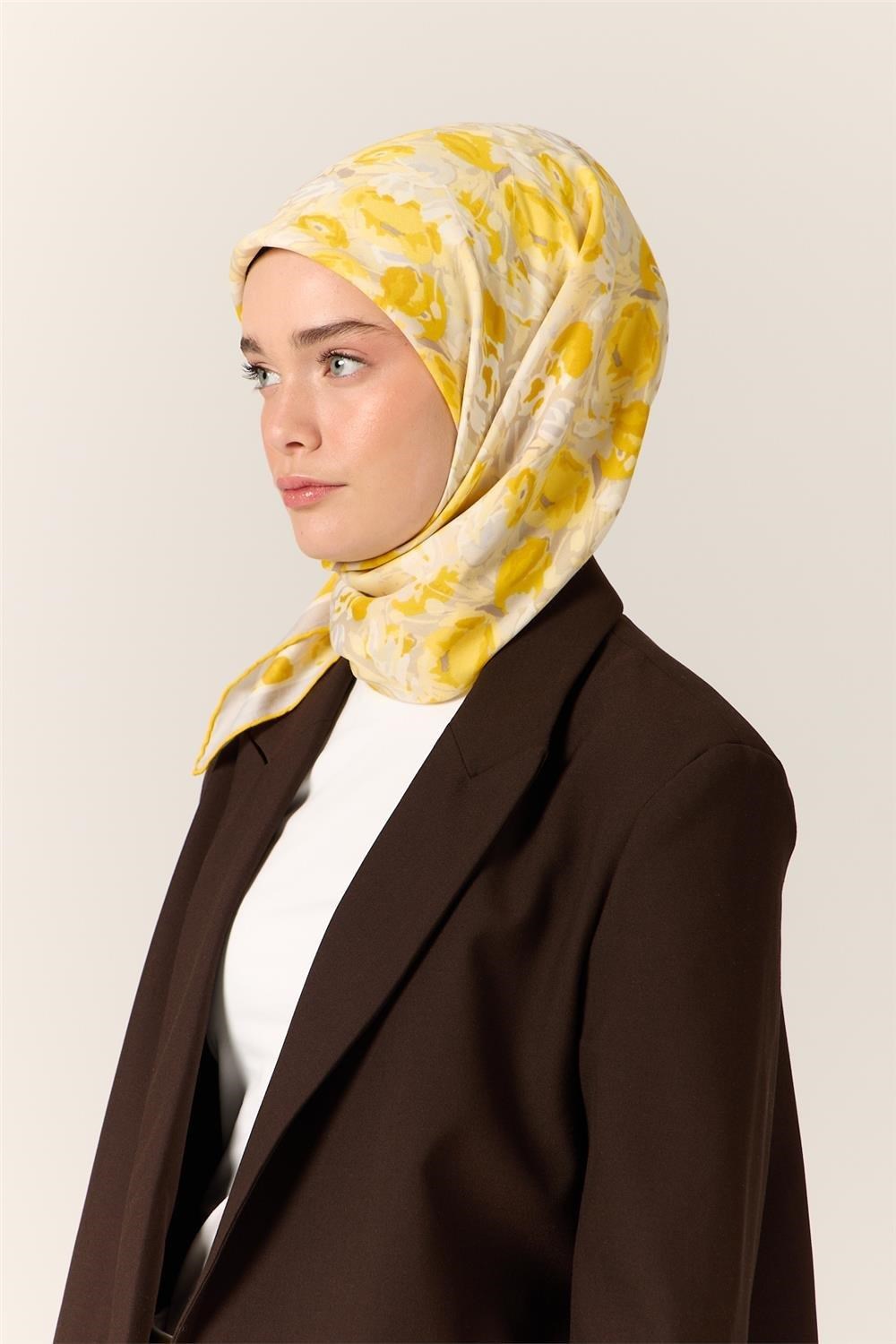 Organik Pamuk İpek Eşarp Sarı-Beyaz Desenli Tok Duruşlu 90x90