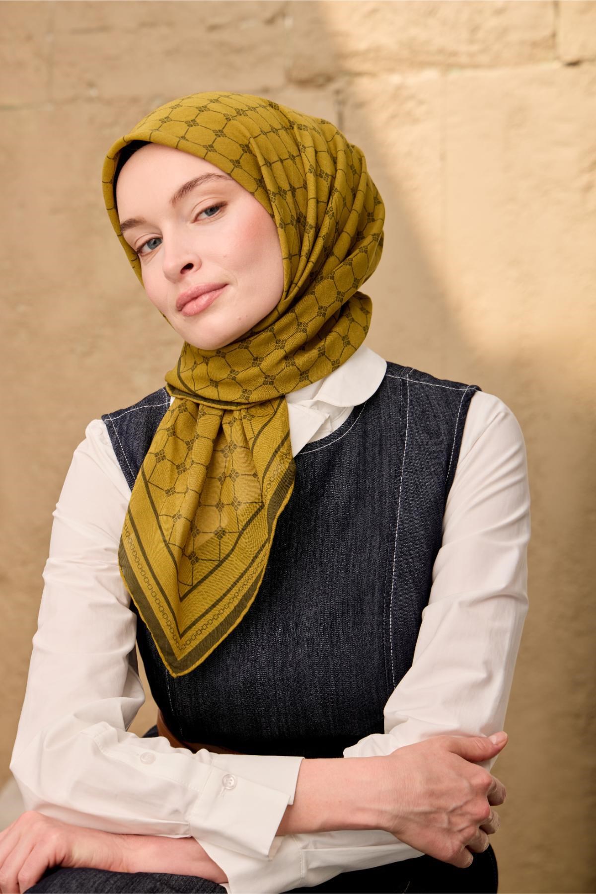 Pamuk-Flos Eşarp Koyu Yeşil-Olive Desenli Tok Duruşlu 90x90