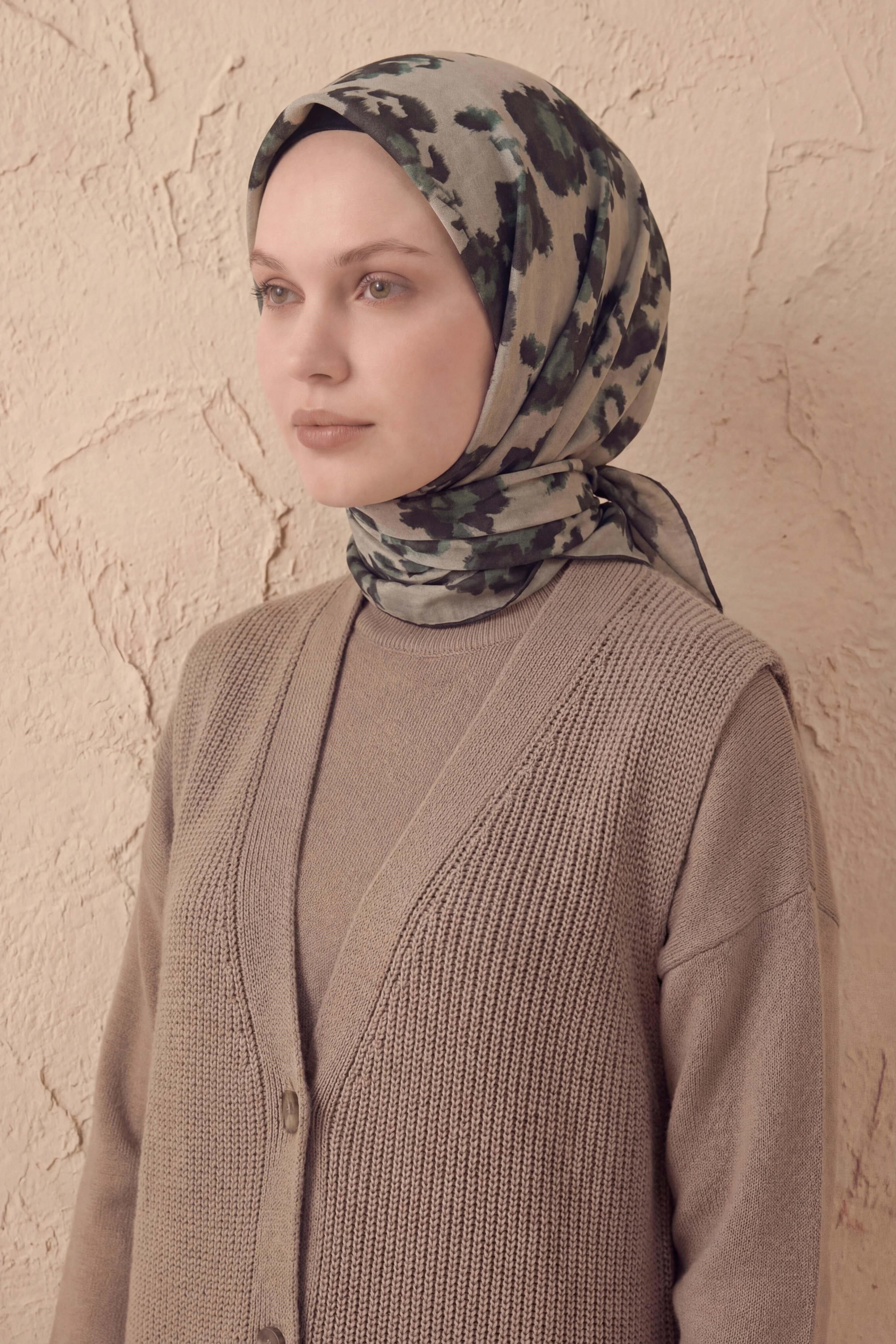 Pamuk Karışımlı Eşarp Çiçekli Desen Krem Yeşil 90x90