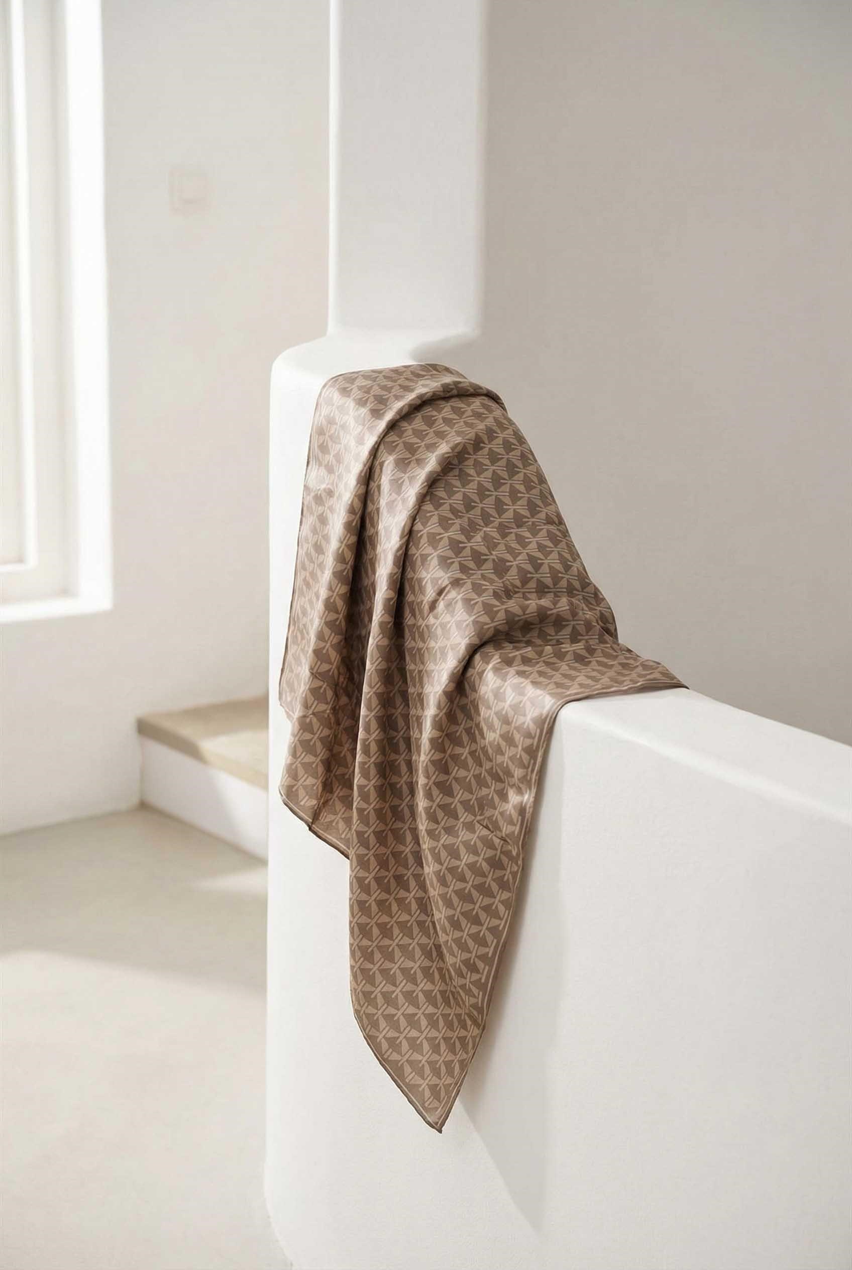 Pamuk Karışımlı Eşarp Haki Geometrik Üçgen Desen Soft Dokulu Kaymaz 90X90