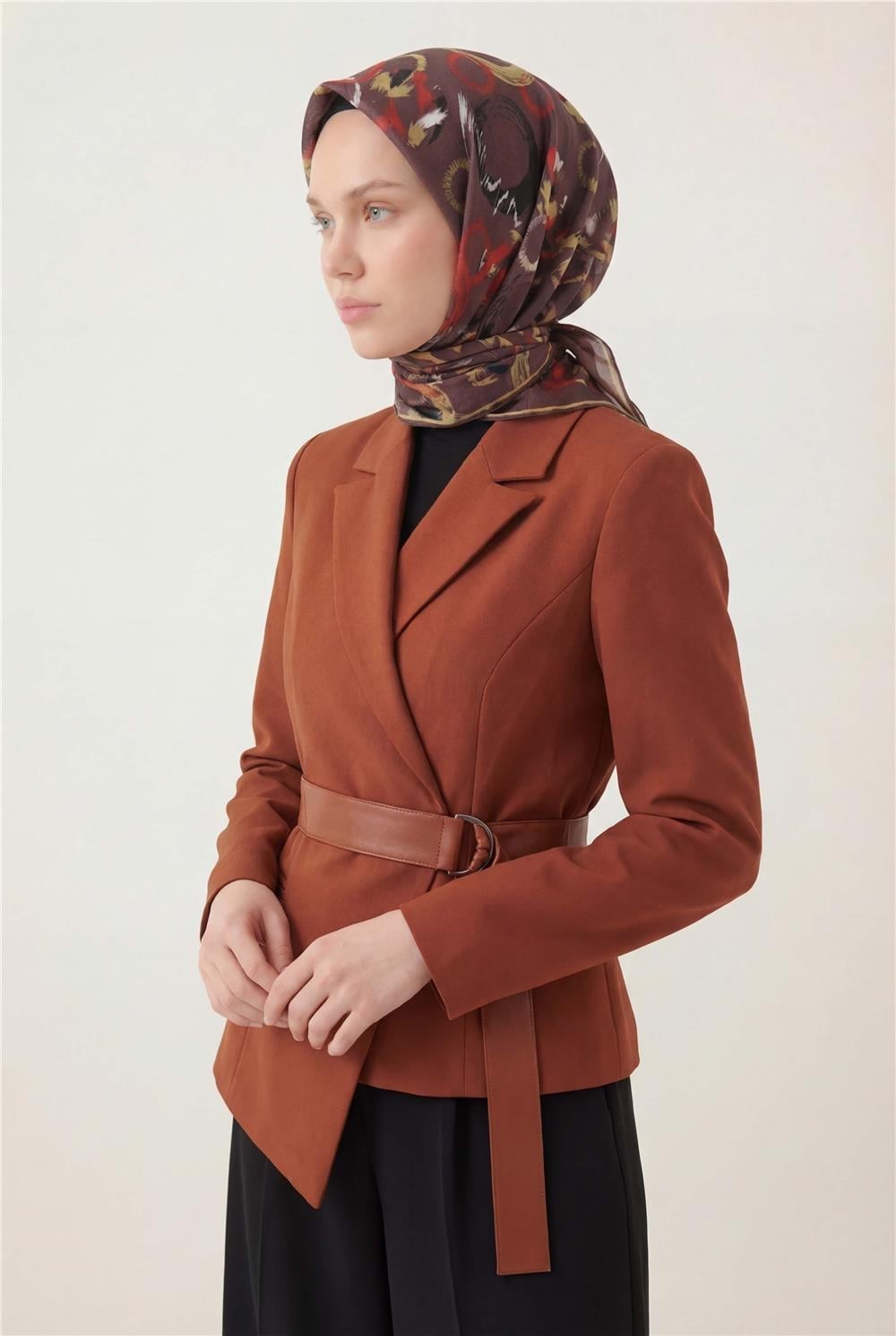 Pamuk Karışımlı Eşarp Kahverengi Soyut Geometrik Desenli Soft Dokulu Kaymaz 90x90