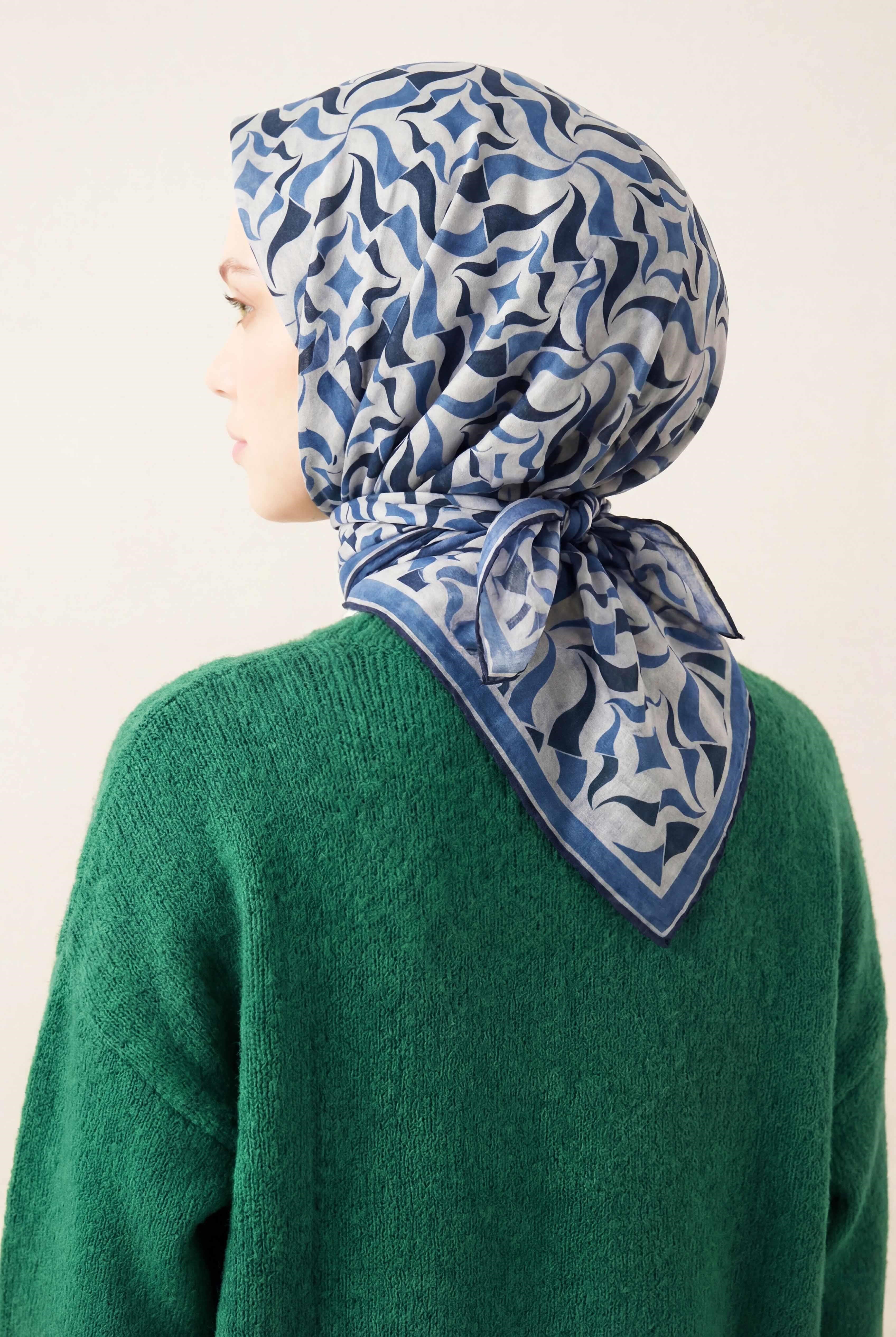 Pamuk Karışımlı Eşarp Kırık Beyaz Geometrik Dalga Desen Soft Dokulu Kaymaz 90X90