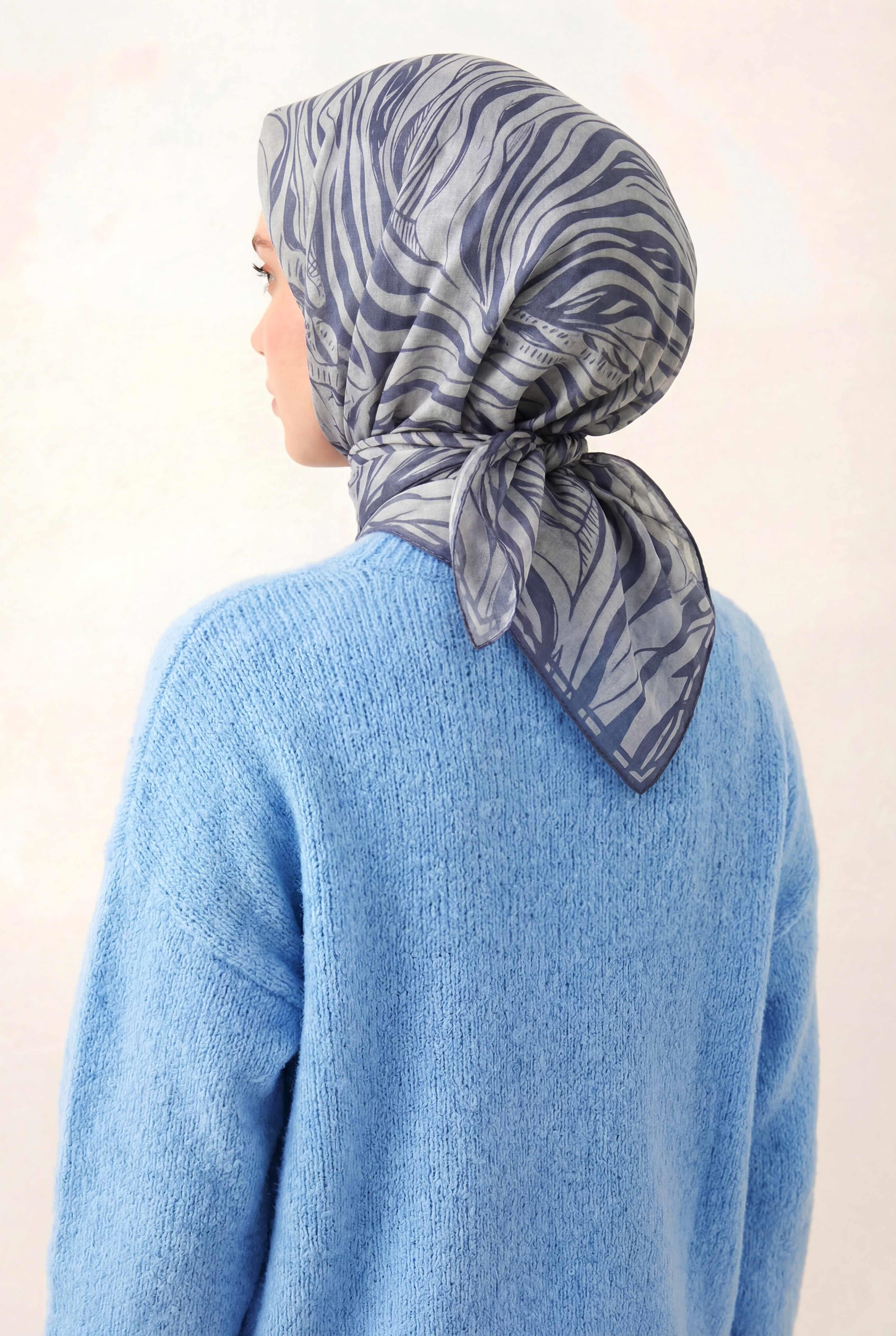Pamuk Karışımlı Eşarp Lila Zebra Desen Soft Dokulu Kaymaz 90X90