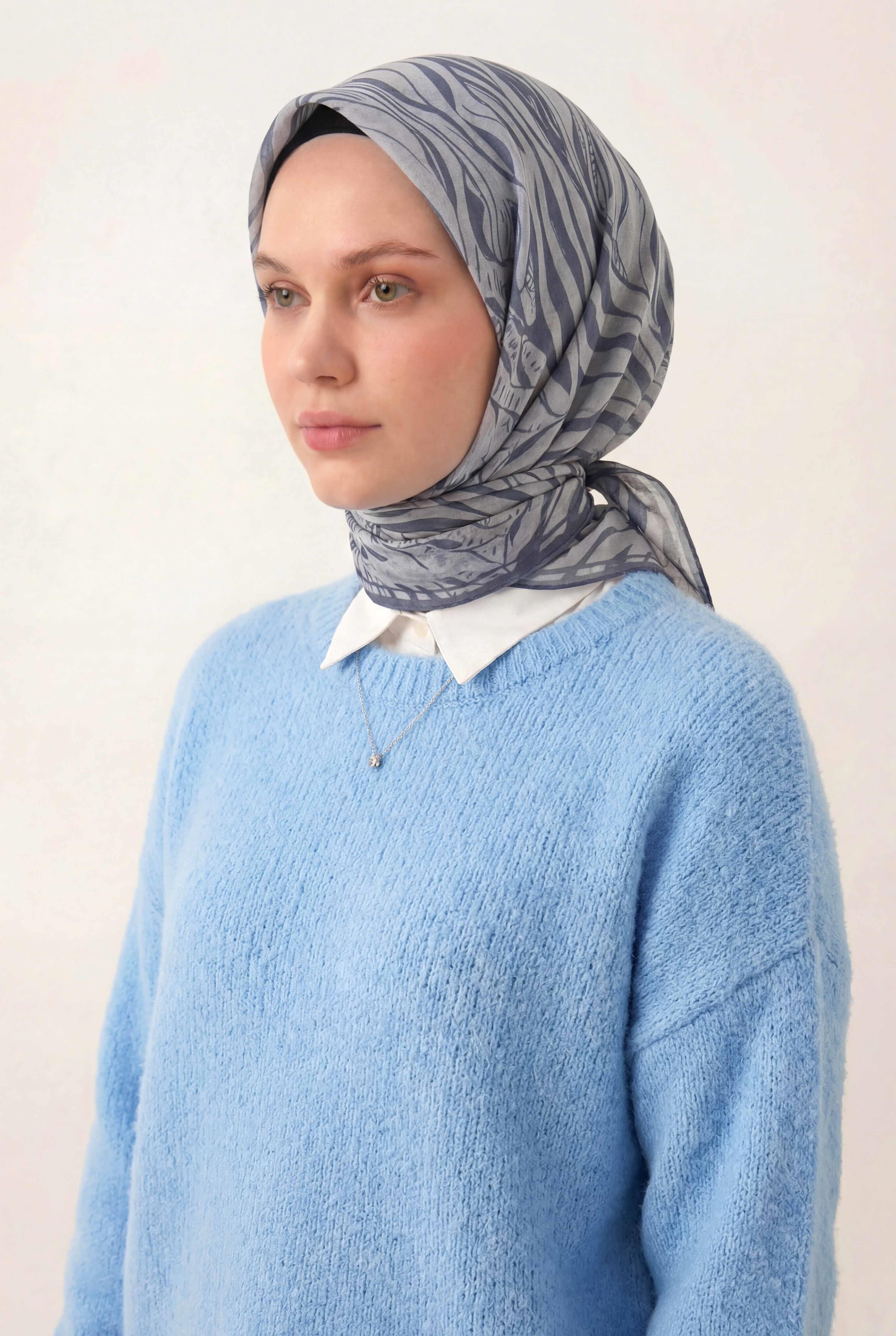 Pamuk Karışımlı Eşarp Lila Zebra Desen Soft Dokulu Kaymaz 90X90