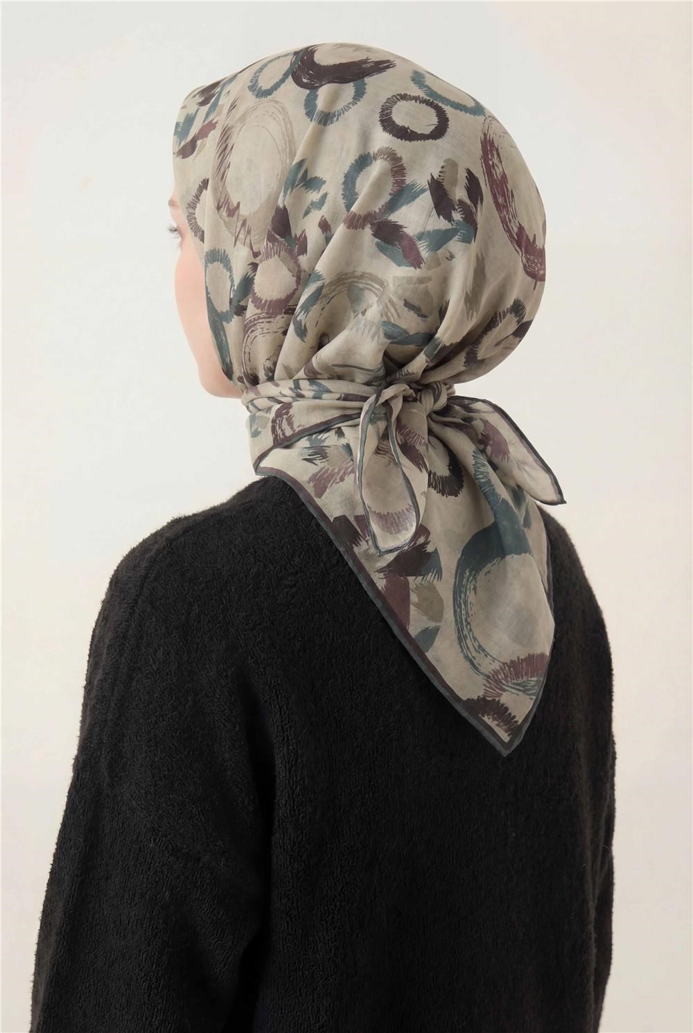 Pamuk Karışımlı Eşarp Pastel Sarı Soyut Geometrik Desenli Soft Dokulu Kaymaz 90x90