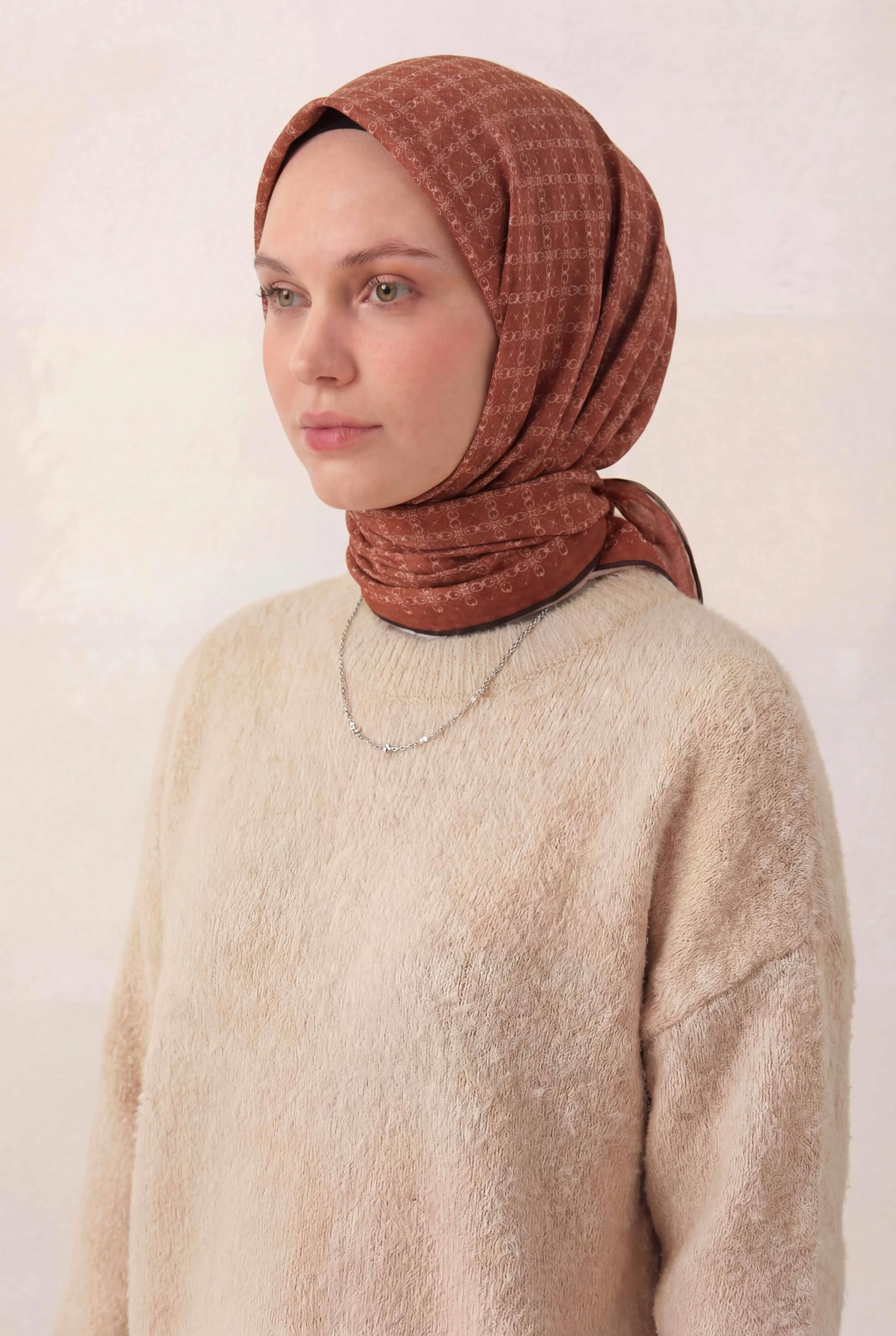 Pamuk Karışımlı Eşarp Turuncu Monogram Desen Soft Dokulu Kaymaz 90X90