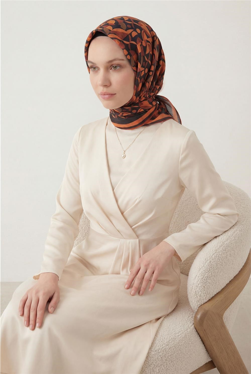 Pamuk Karışımlı Eşarp Turuncu Retro Geometrik Desenli Soft Dokulu Kaymaz 90x90
