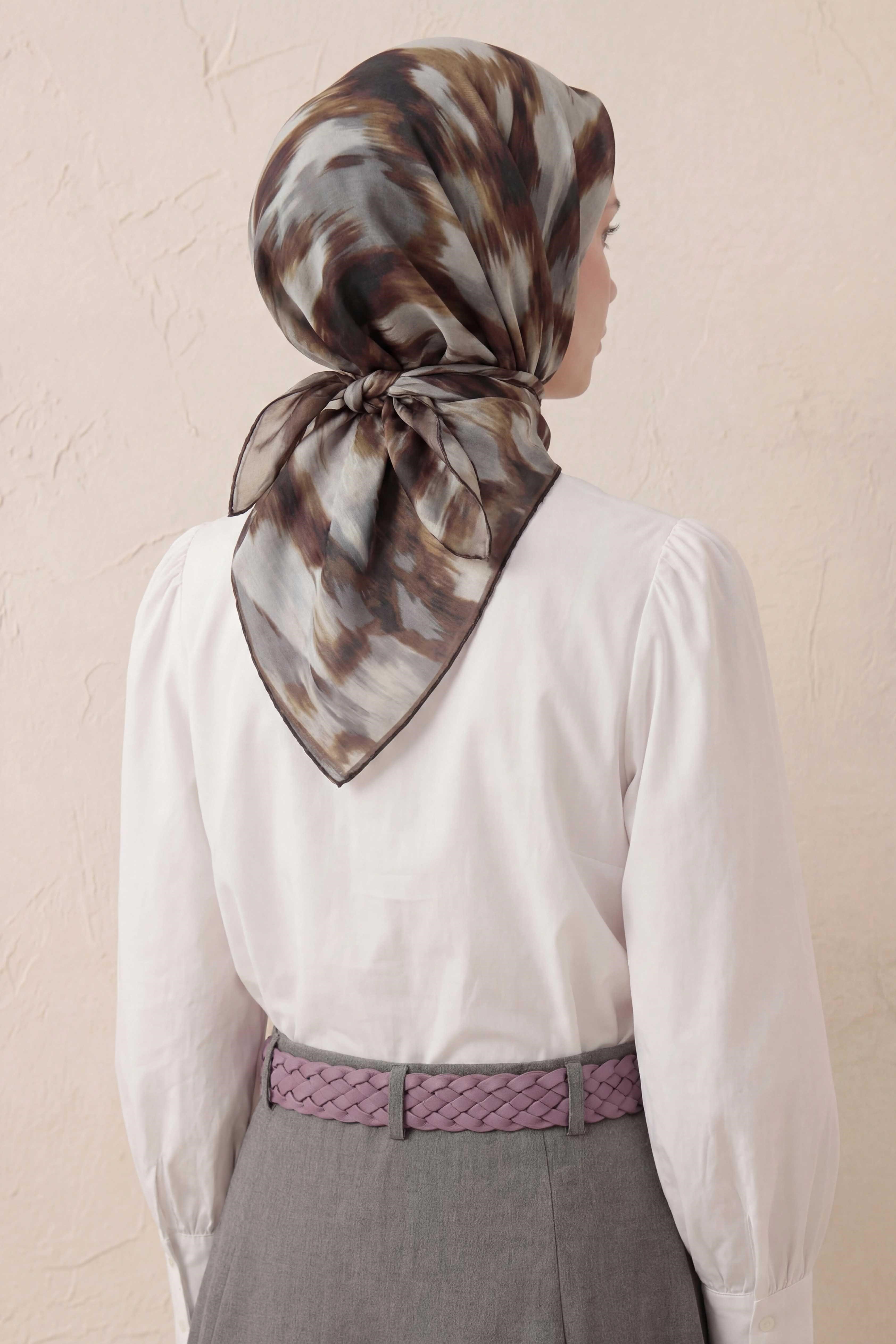 Pamuk Karışımlı Soft Eşarp Soyut Fırça Desen Uçuk Gri 90X90