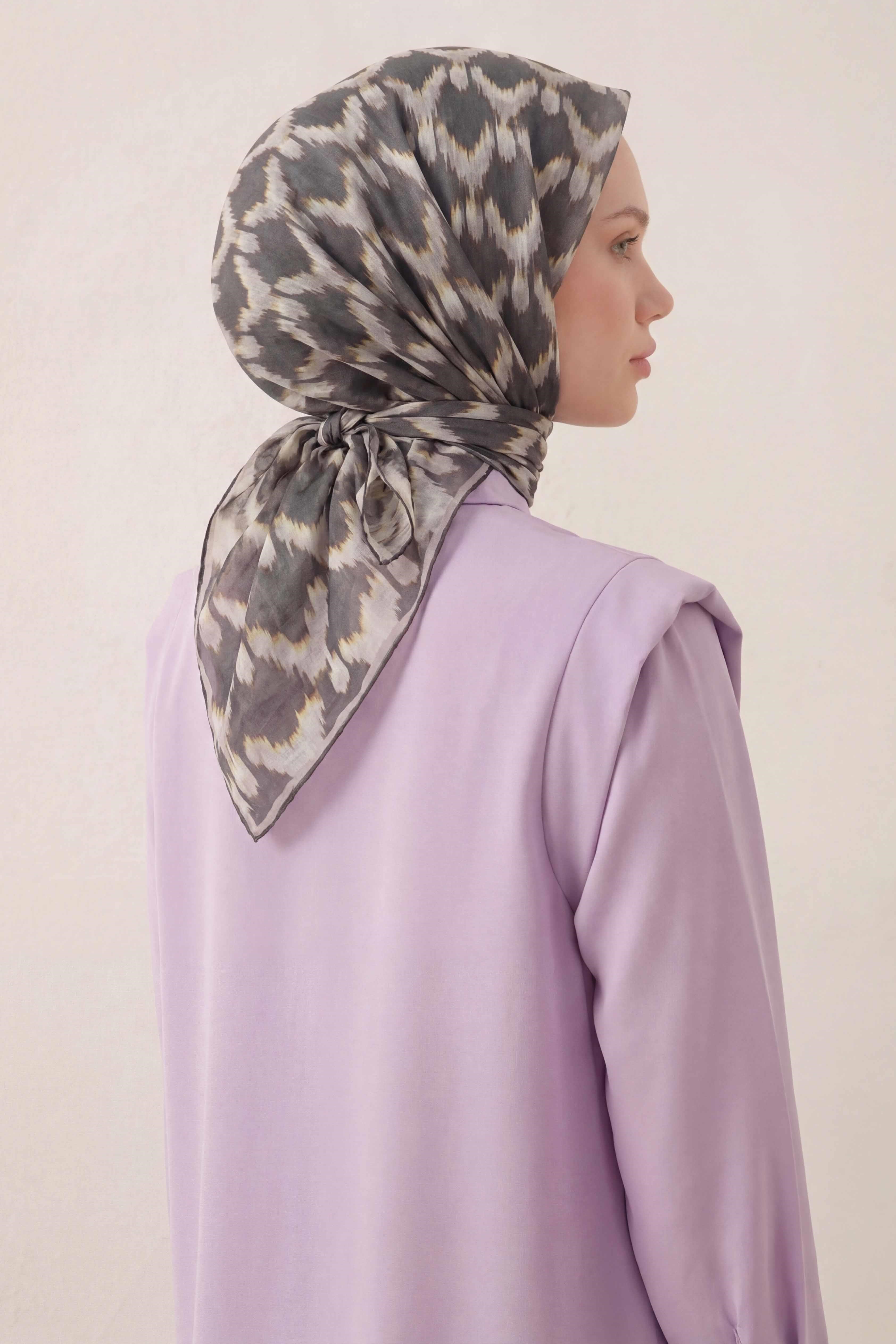 Pamuk Karışımlı Soft Eşarp Zikzak Akış Desen Gri 90x90