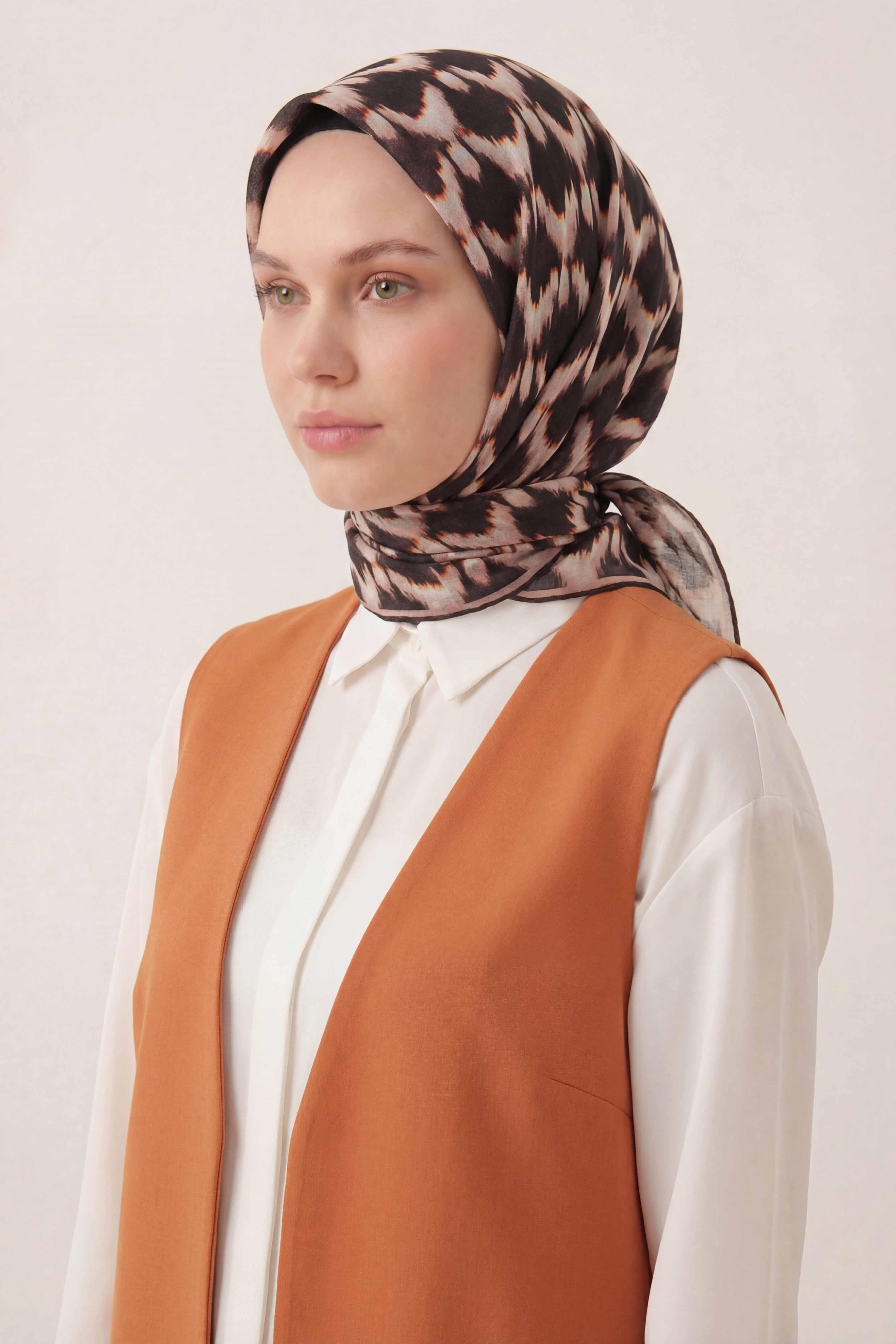 Pamuk Karışımlı Soft Eşarp Zikzak Akış Desen Siyah 90x90