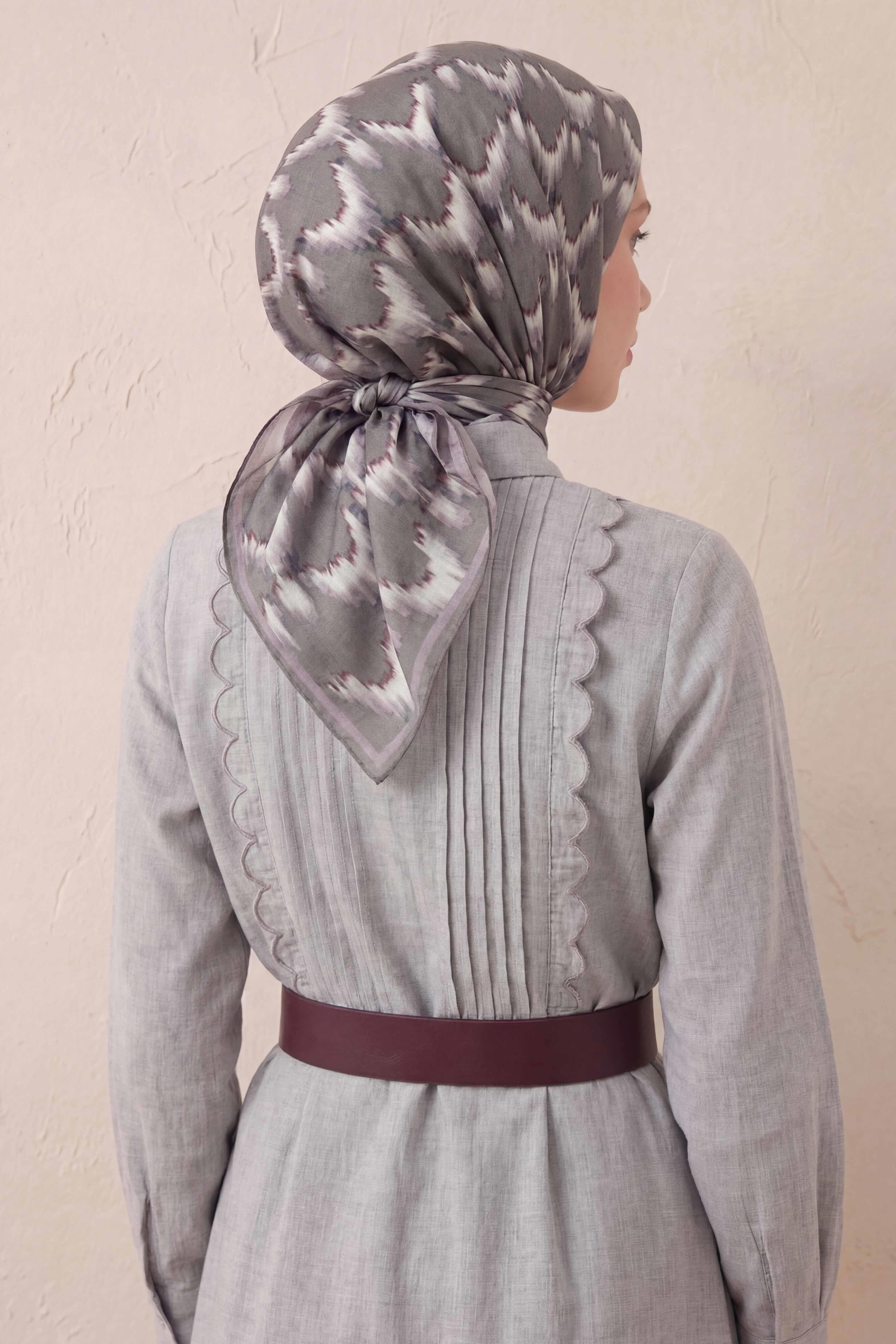 Pamuk Karışımlı Soft Eşarp Zikzak Akış Desen Yağ Yeşili 90x90