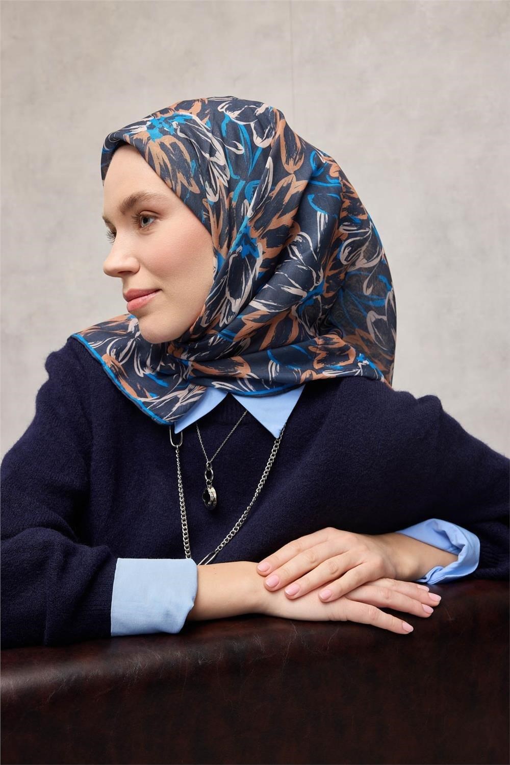 Pamuk Polyester Eşarp Koyu Lacivert-Mavi Krem Turuncu Botanik Desenli Soft Dokulu Tok Duruşlu 90x90