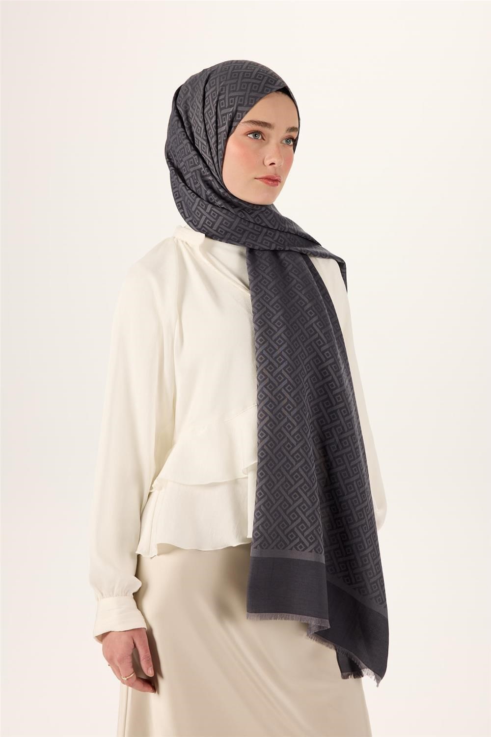 Pamuk Polyester Liva Şal Gri Desenli Dokulu Nefes Alan 90x200