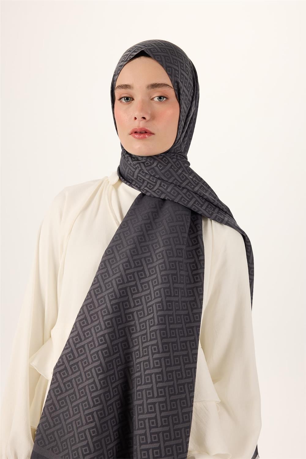 Pamuk Polyester Liva Şal Gri Desenli Dokulu Nefes Alan 90x200
