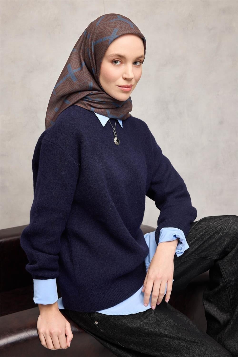 Pamuk Polyester Soft Eşarp Açık Kahverengi Geometrik Desenli Kaymaz Dokulu Tok Duruşlu 90x90