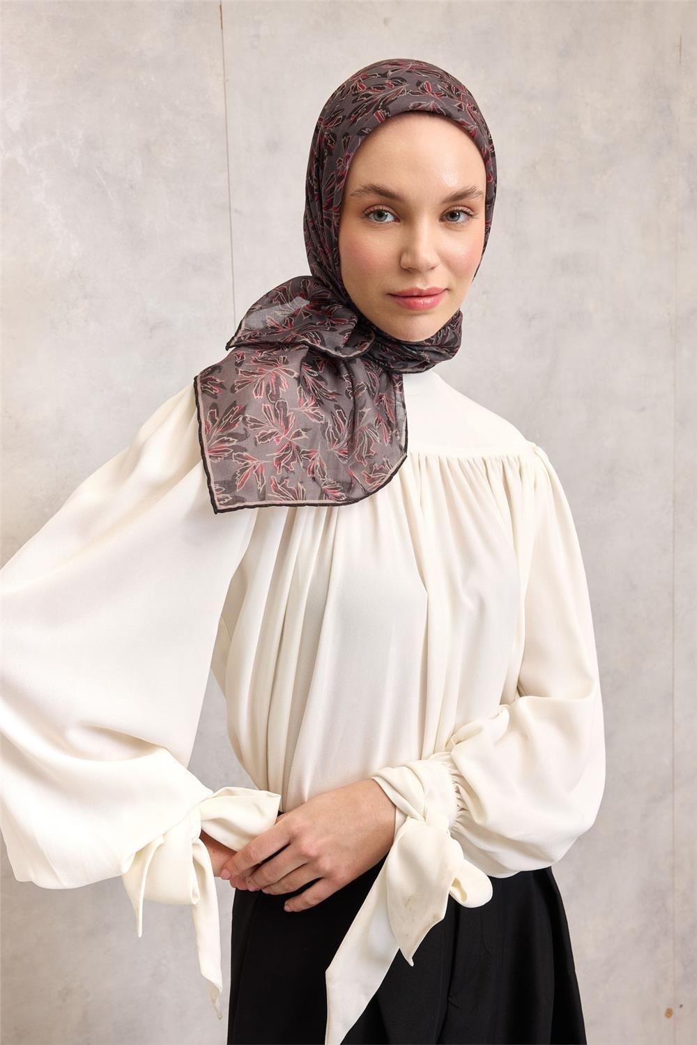 Pamuk Polyester Soft Eşarp Çiçek Desen Duman 90*90