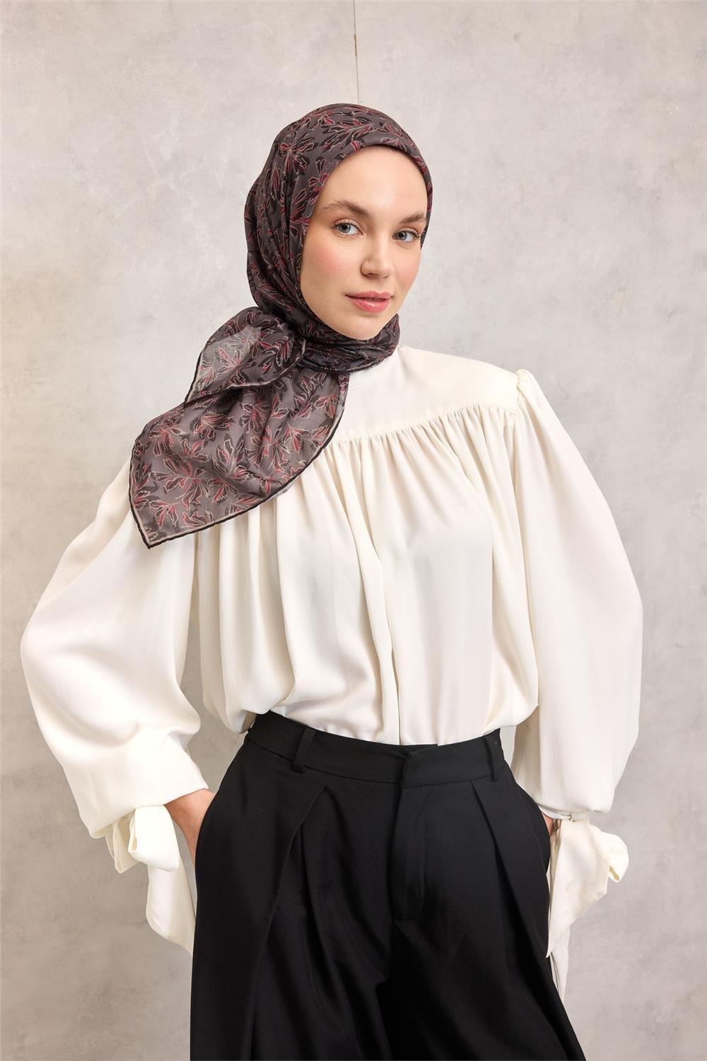 Pamuk Polyester Soft Eşarp Çiçek Desen Duman 90*90