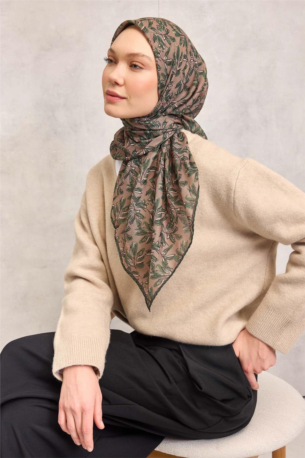 Pamuk Polyester Soft Eşarp Çiçek Desen Sütlü Kahve 90*90