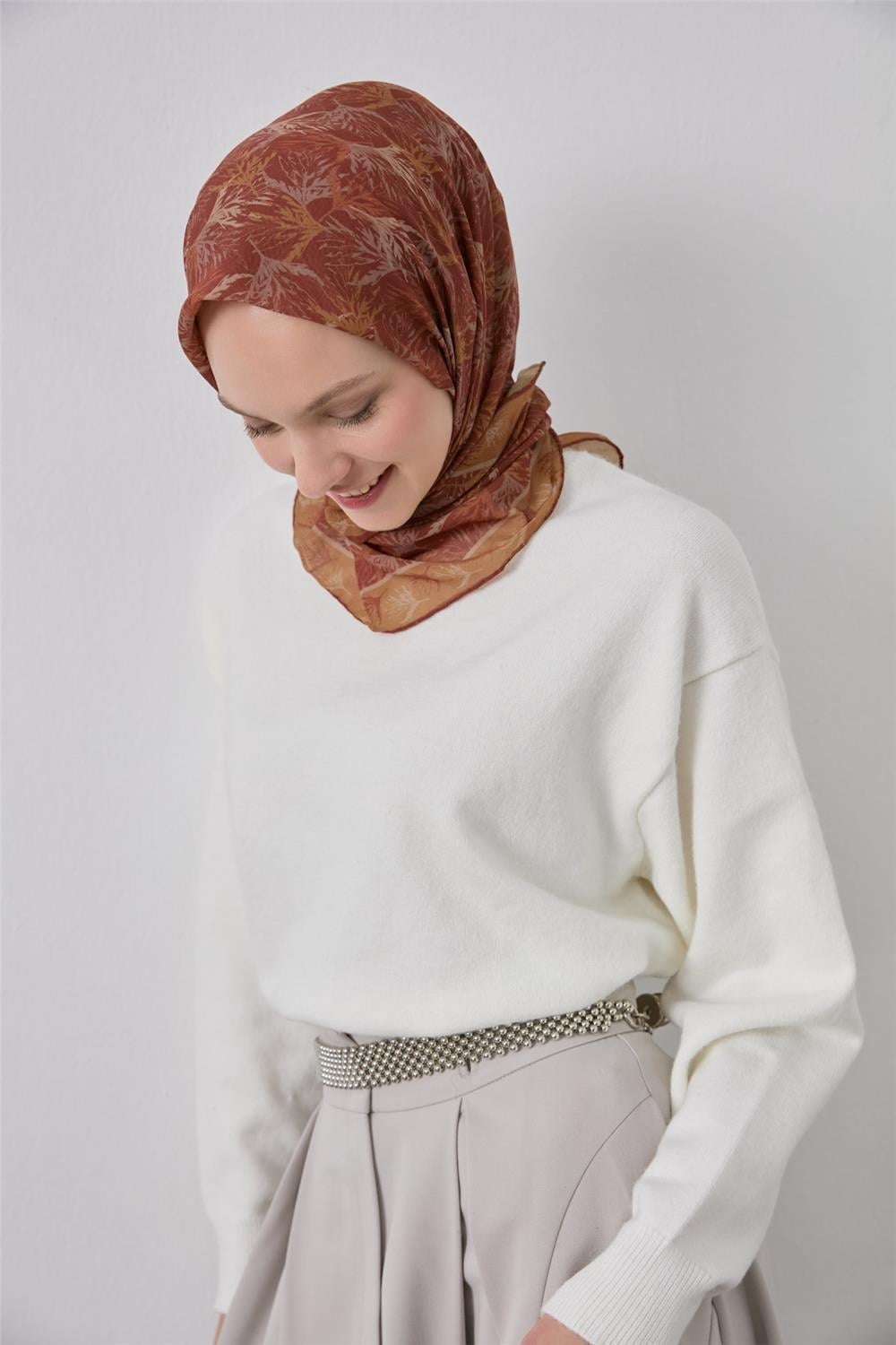 Pamuk Polyester Soft Eşarp Çikolata Kahve Yaprak Desen 90*90