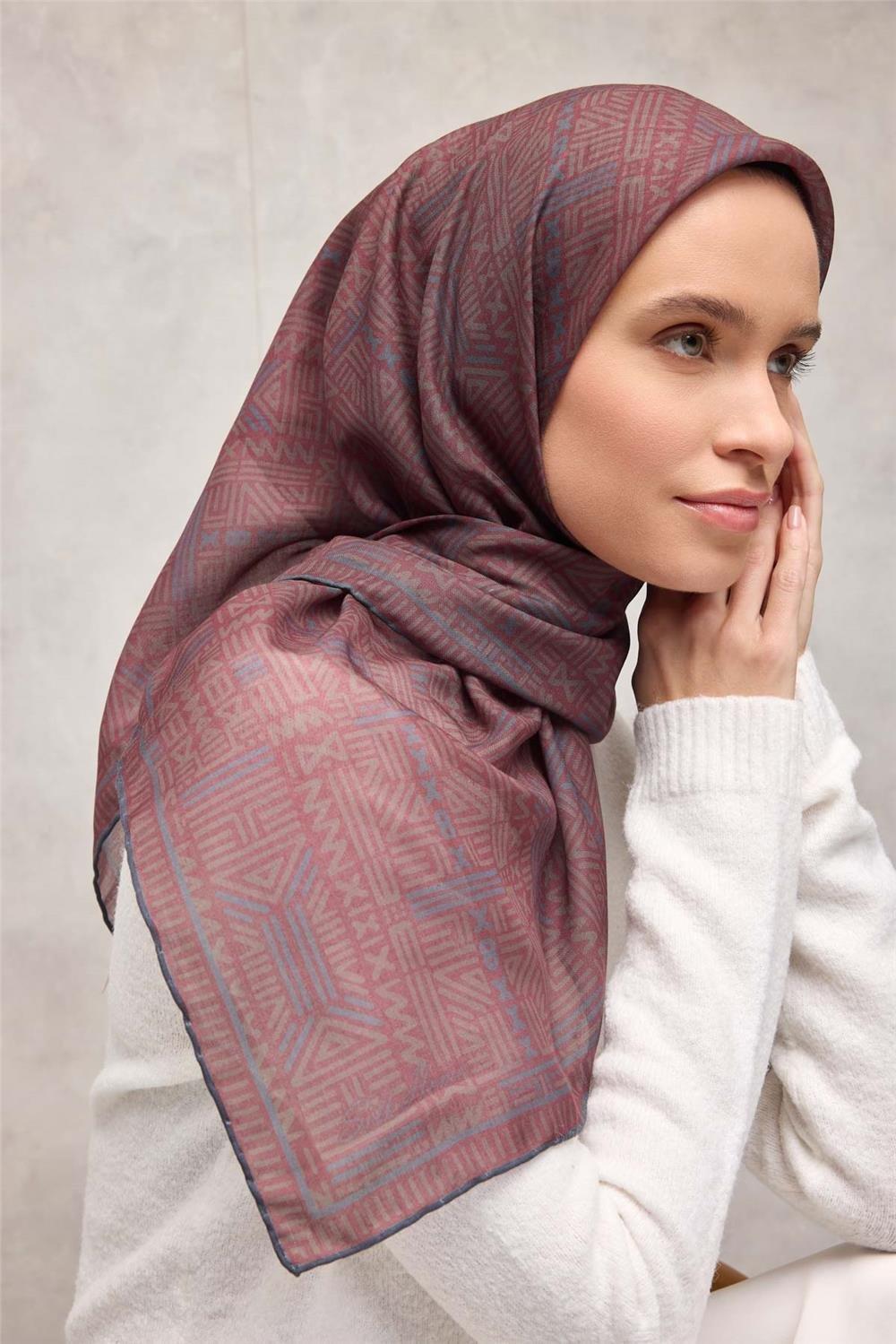 Pamuk Polyester Soft Eşarp Geometrik Desen Vişne 90*90