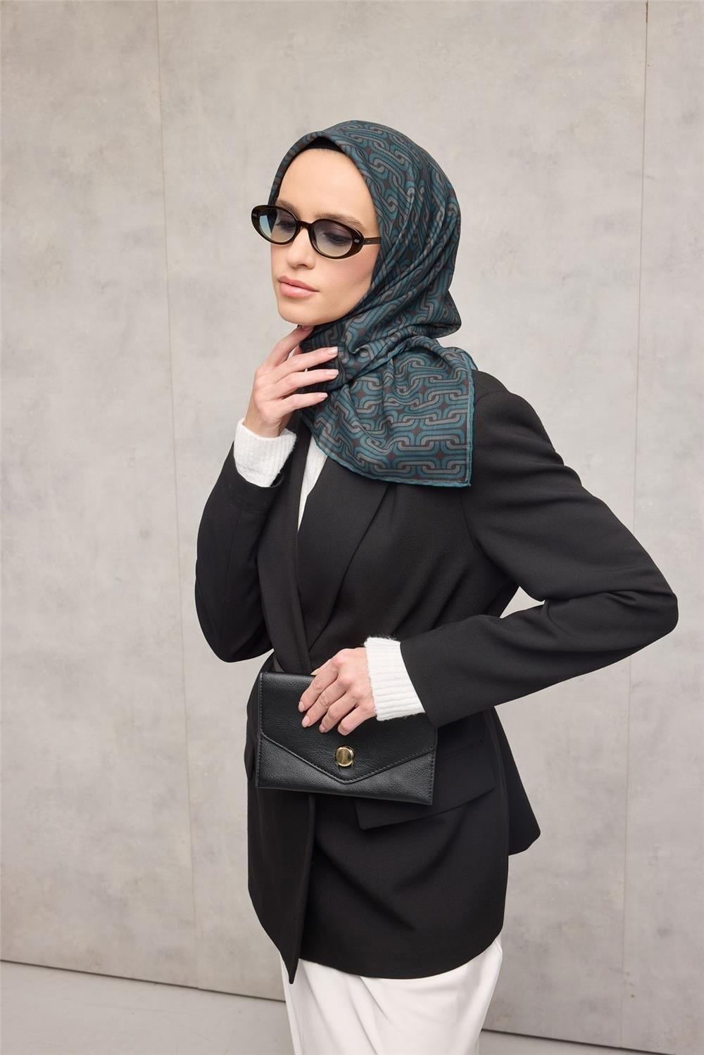 Pamuk Polyester Soft Eşarp Geometrik Desen Dumanlı Siyah 90x90