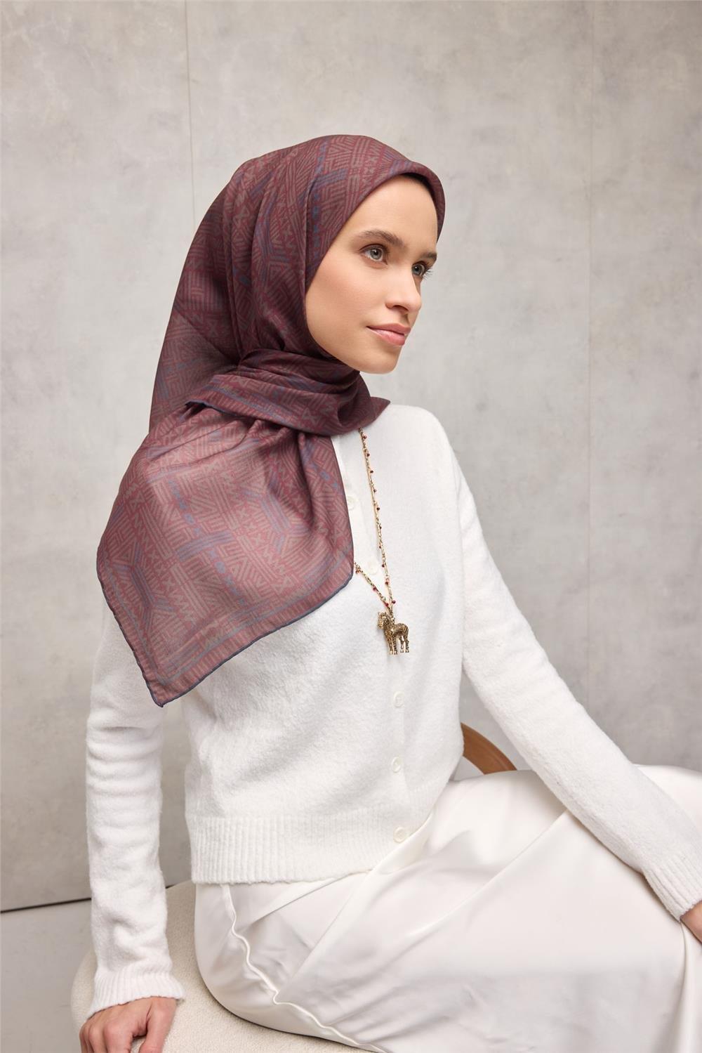 Pamuk Polyester Soft Eşarp Geometrik Desen Vişne 90*90
